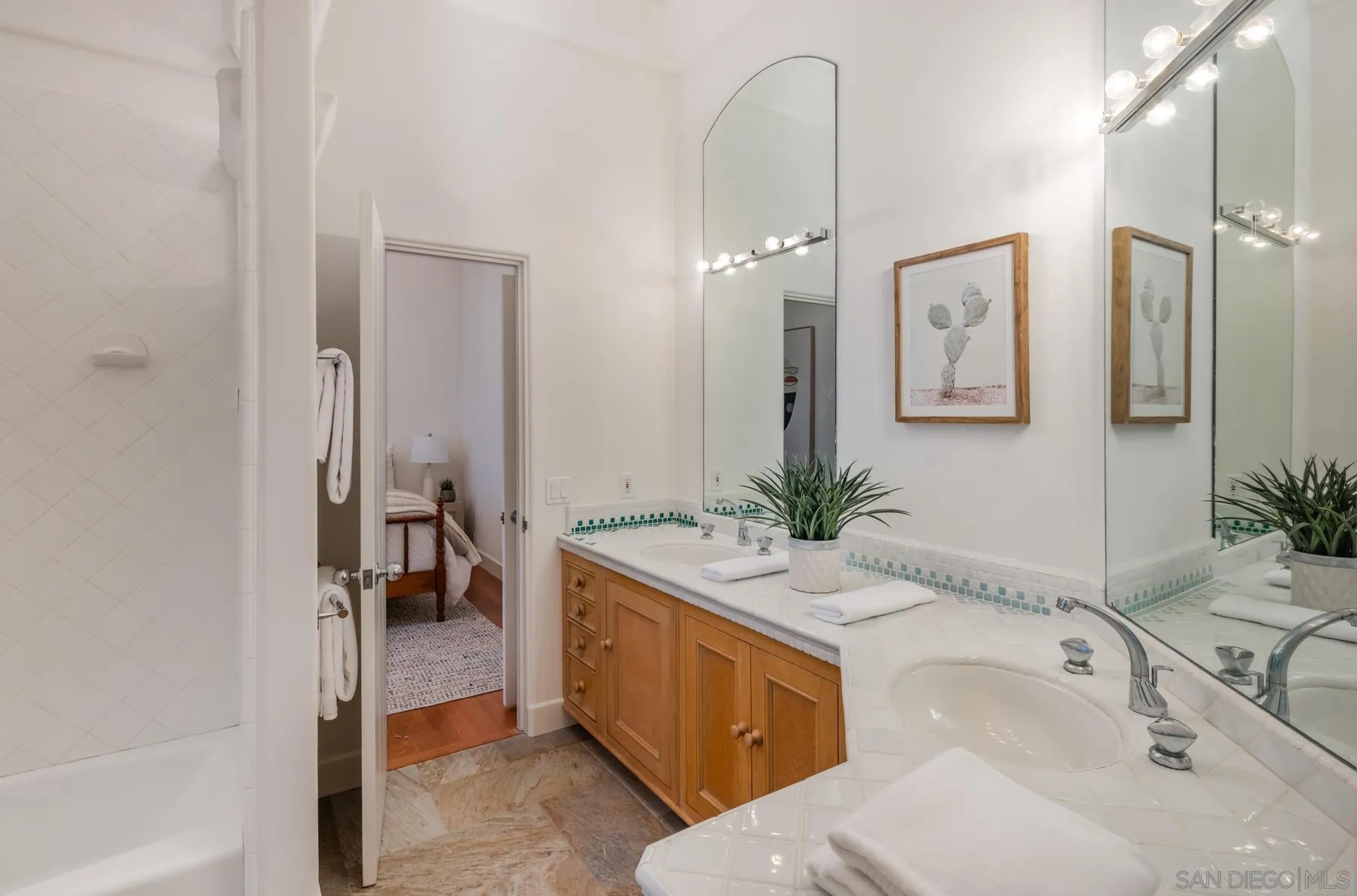 https://cdn.realtyfeed.com/cdn/127/250034086/3f5303f1fbfec177b5c9928ceedbf57e.webp