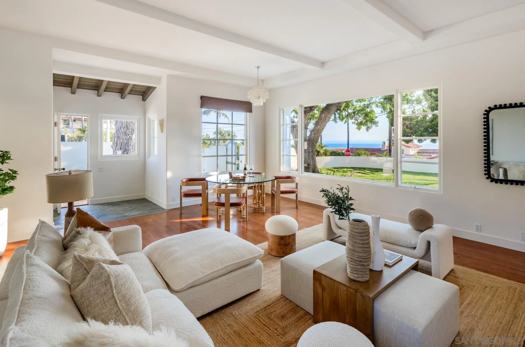https://cdn.realtyfeed.com/cdn/127/250034086/4b009ffb3a8f70d7123706dc1b420a76.webp