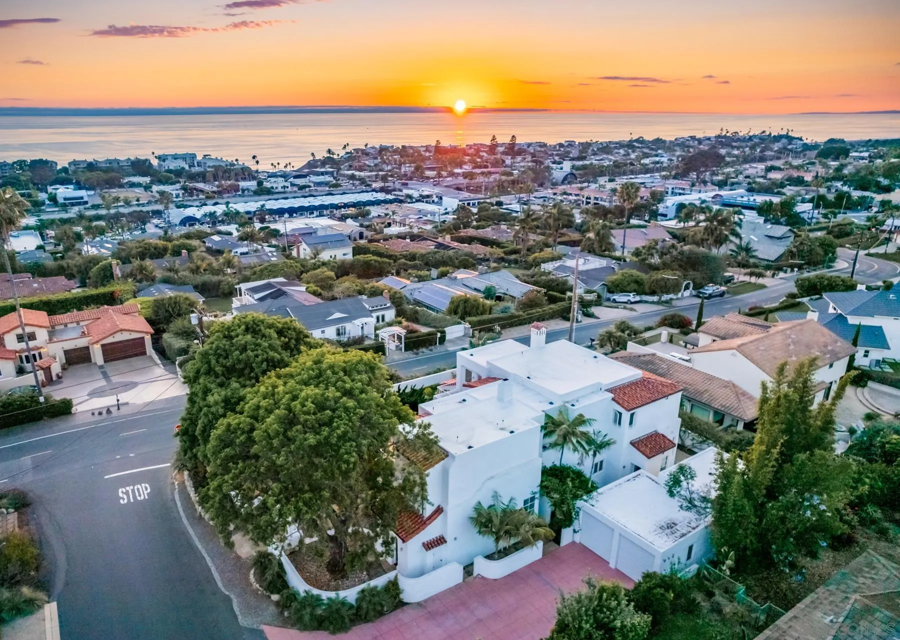 https://cdn.realtyfeed.com/cdn/127/250034086/84e22cf5d9f74197b63b076f2bb04baa.webp