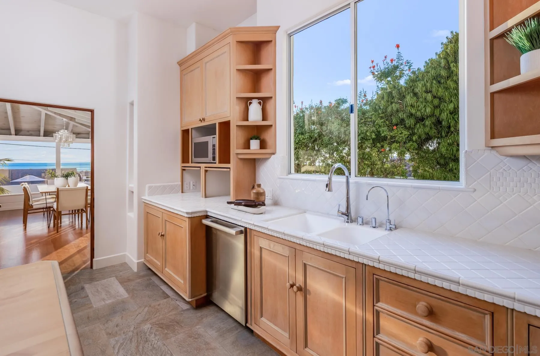 https://cdn.realtyfeed.com/cdn/127/250034086/8e450e6f01ba0723fe347aedd1be0666.webp