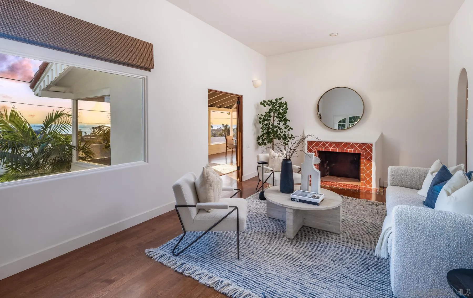 https://cdn.realtyfeed.com/cdn/127/250034086/950fa01a9b8f0df3c2c23e11353d290c.webp