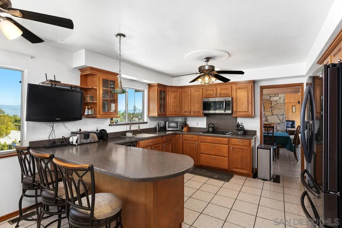 https://cdn.realtyfeed.com/cdn/127/250034087/3c6095809ea5d763b876399d3249e727.webp