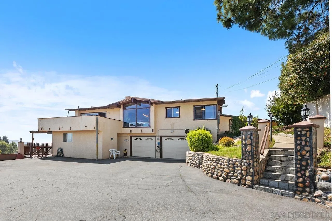 https://cdn.realtyfeed.com/cdn/127/250034087/75525bfd1037509c1311ce6fe75f48c1.webp