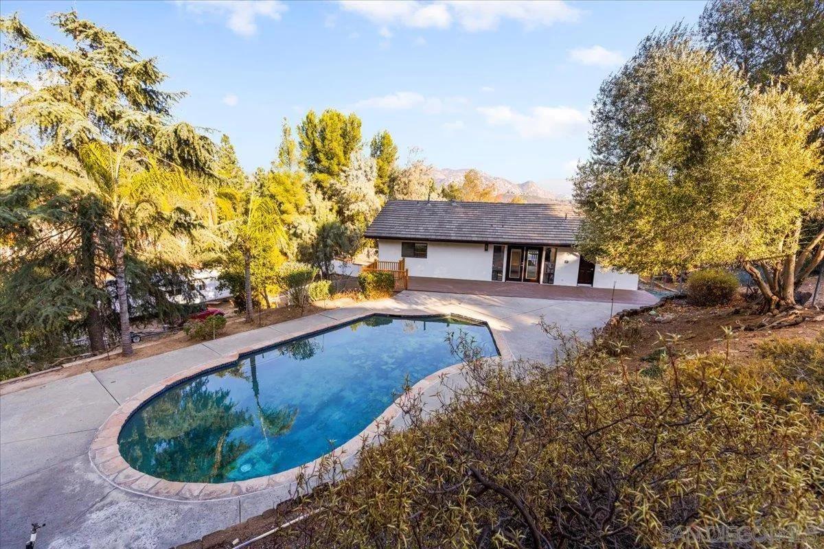 https://cdn.realtyfeed.com/cdn/127/250034095/12bb6989bf68827550454f93125b06f4.webp