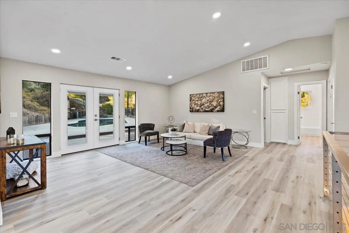https://cdn.realtyfeed.com/cdn/127/250034095/ce93302aec3aa08e608998c144862b92.webp