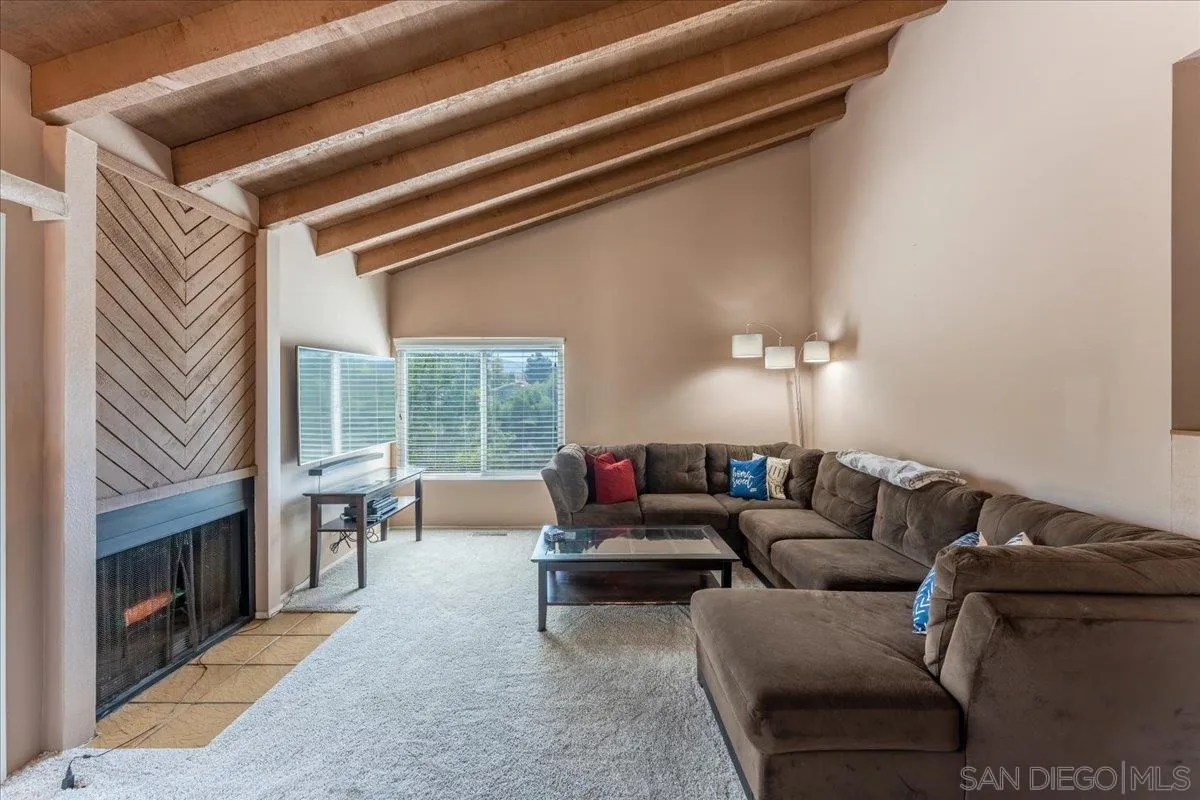 Photo #3: 250034100 Listing 