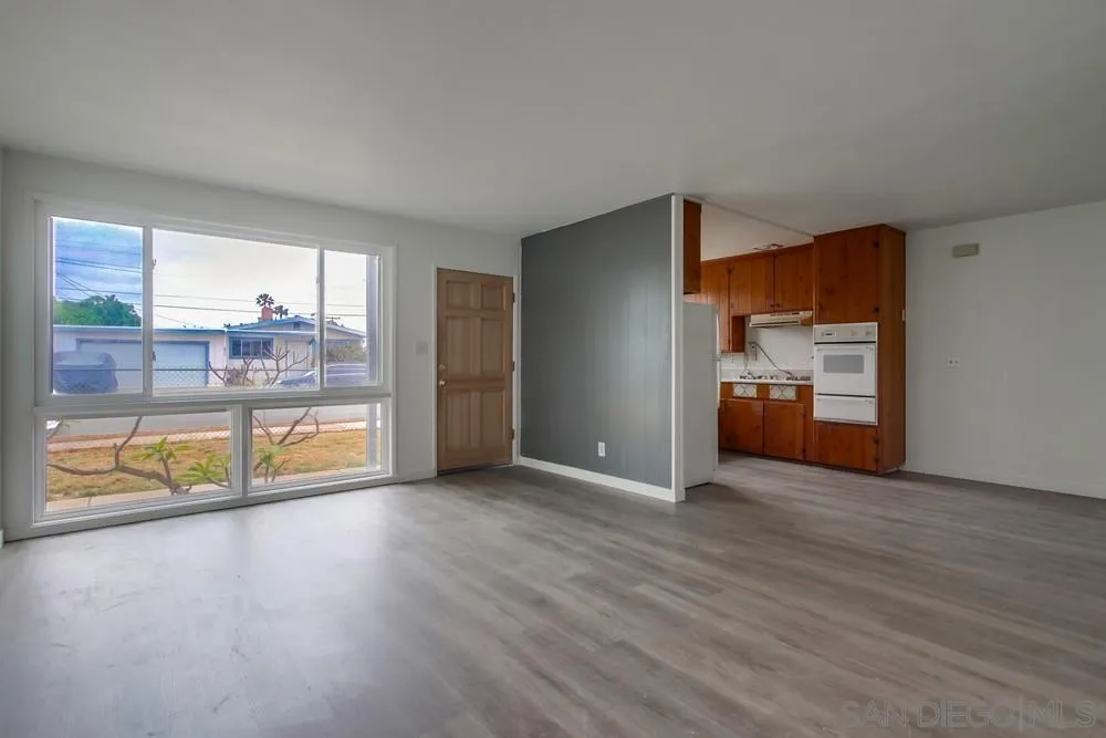 https://cdn.realtyfeed.com/cdn/127/250034119/4169dbe85712ce47e342cbb897aef107.webp
