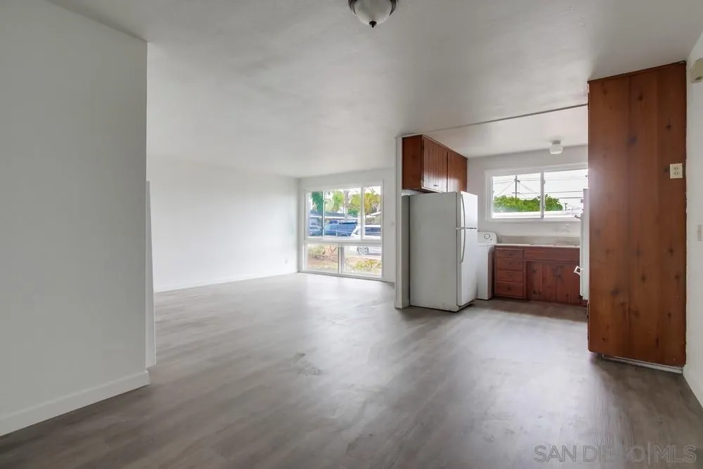https://cdn.realtyfeed.com/cdn/127/250034119/8c44cda3d221a016270f4be361cb0683.webp