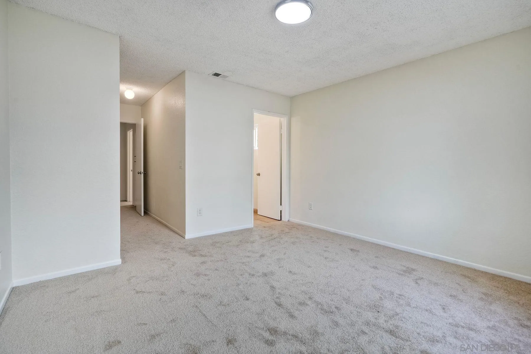 Photo #9: 250034120 Listing: Photo #9