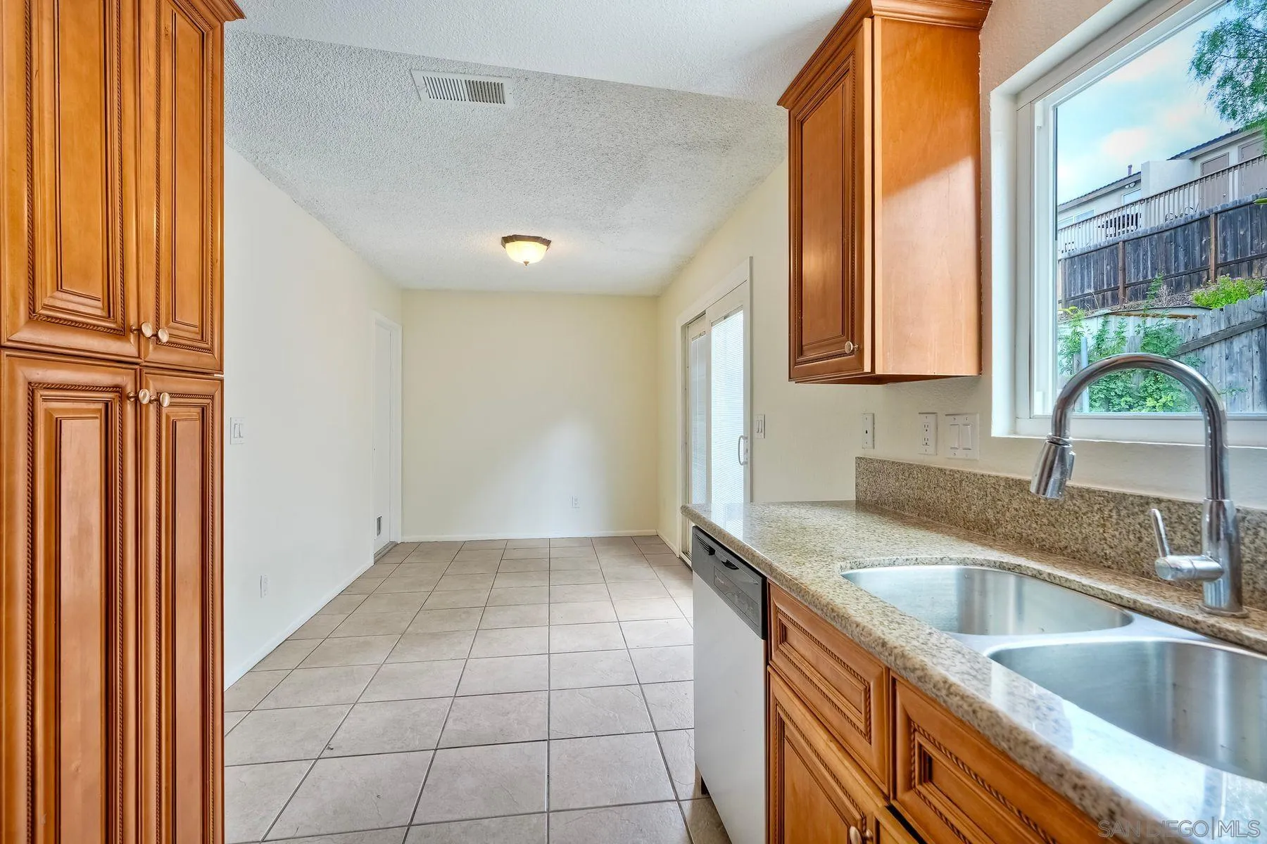Photo #15: 250034120 Listing: Photo #15