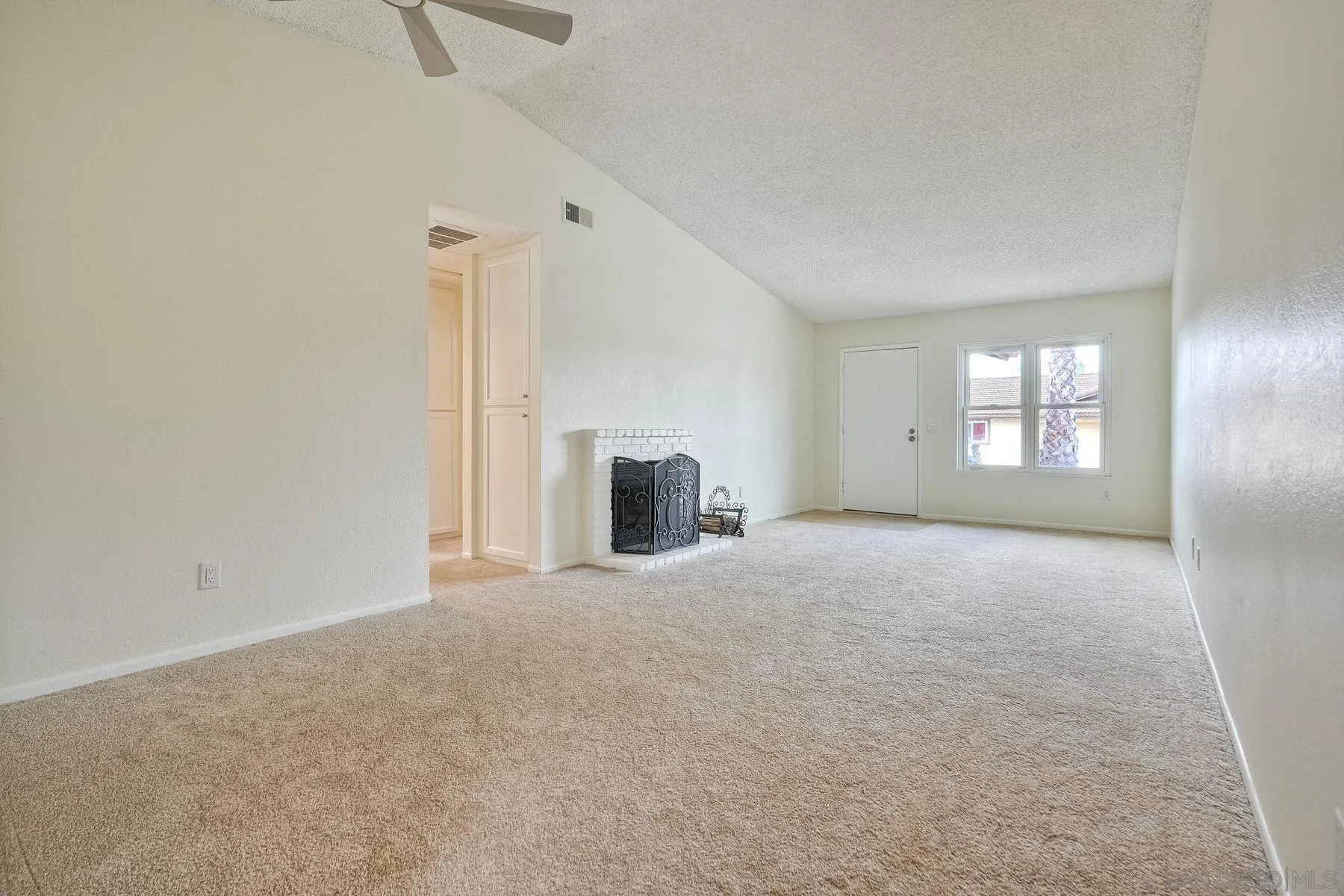 Photo #14: 250034120 Listing: Photo #14