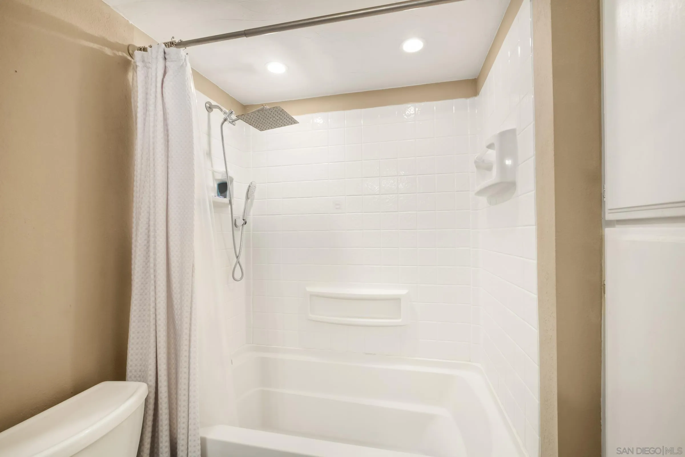 Photo #17: 250034129 Listing: Photo #17