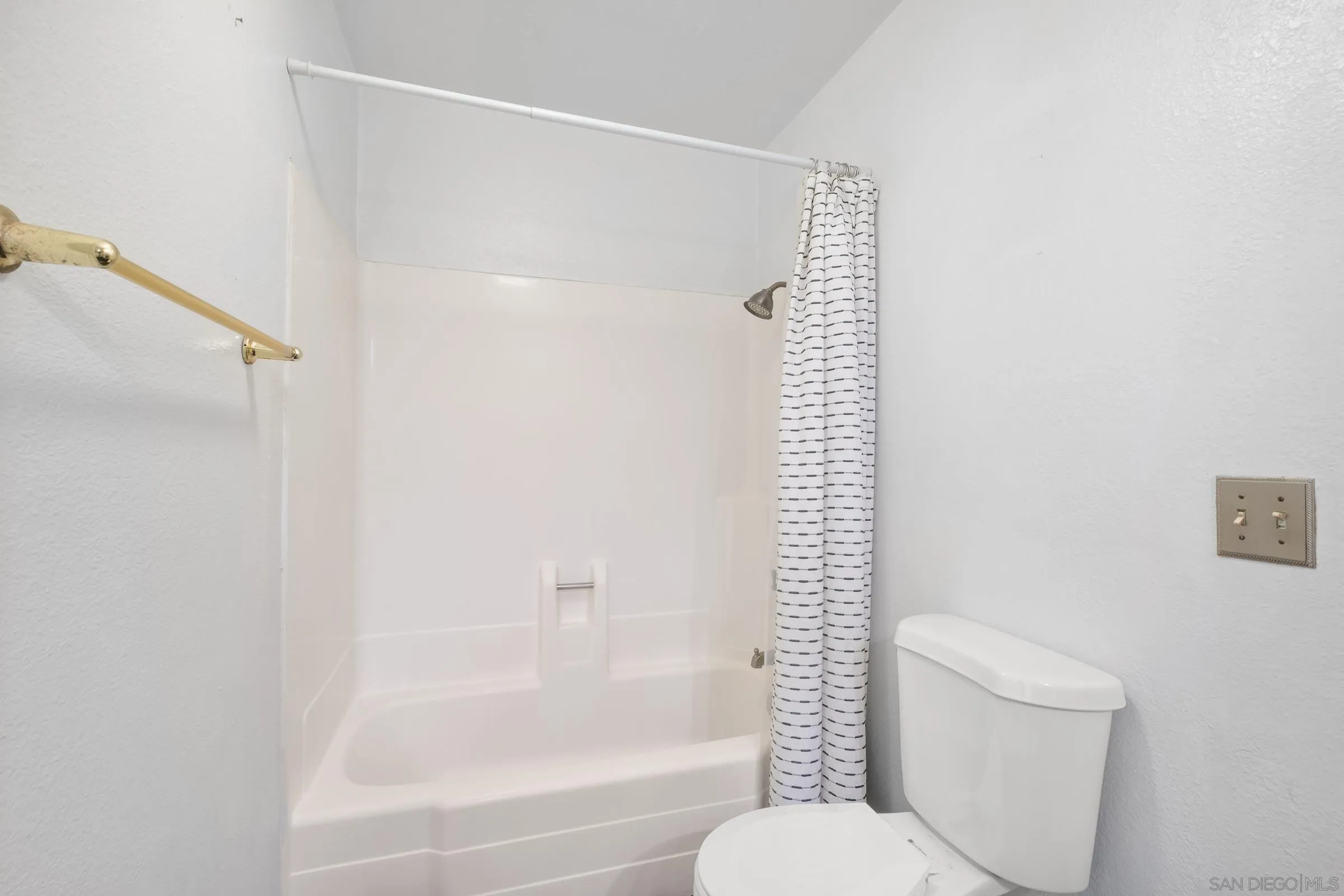 Photo #15: 250034129 Listing: Photo #15