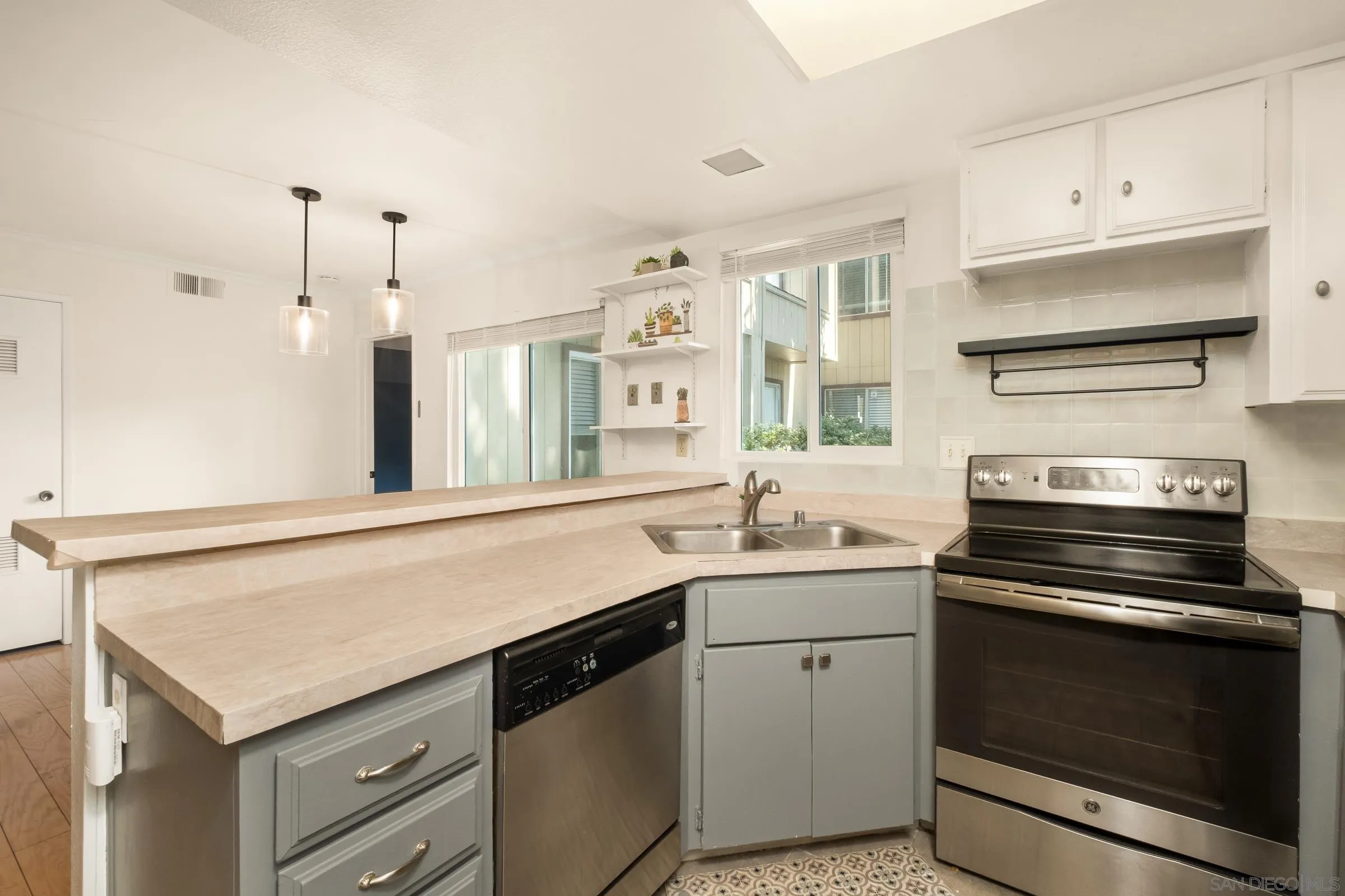 Photo #8: 250034129 Listing: Photo #8