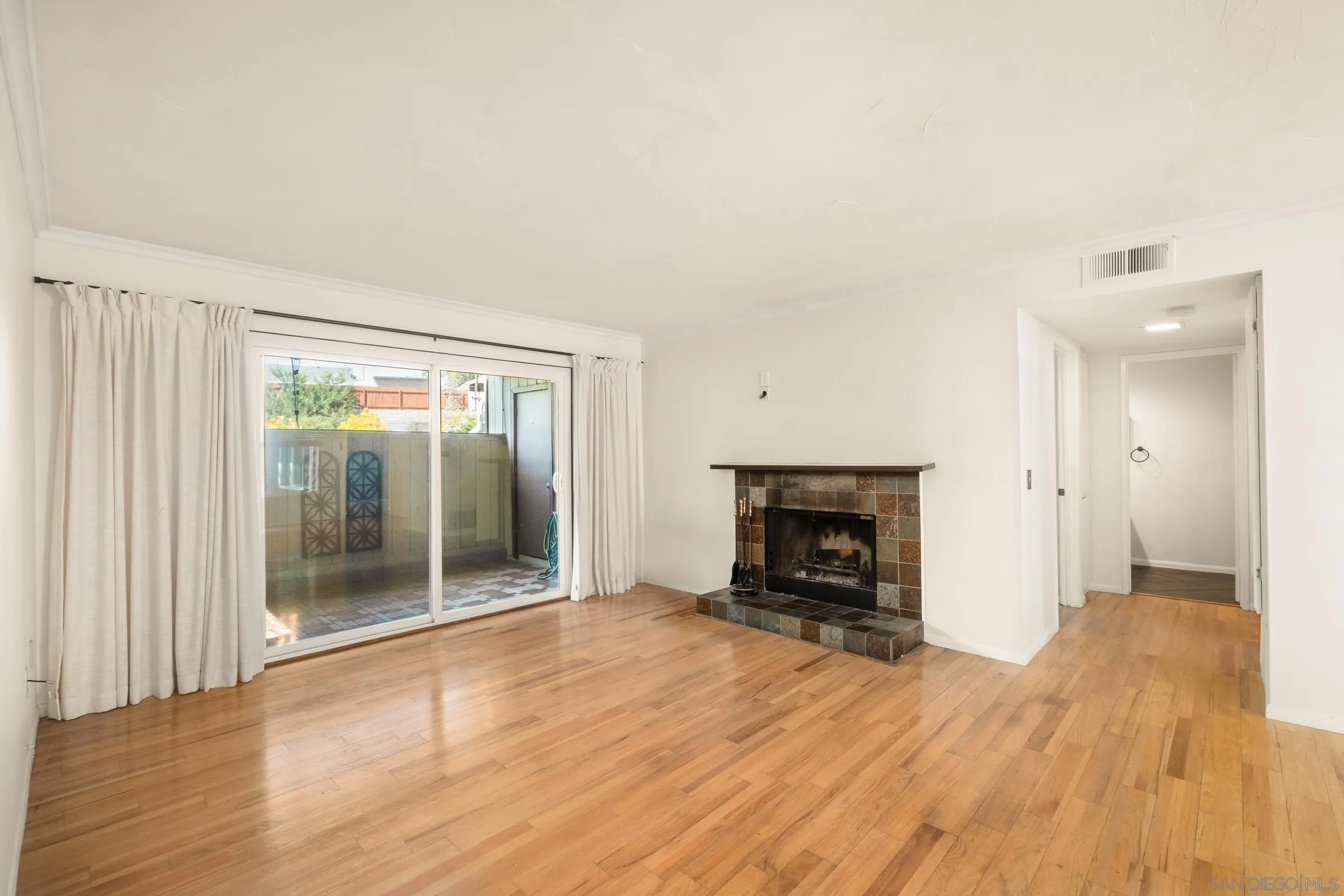 Photo #4: 250034129 Listing 