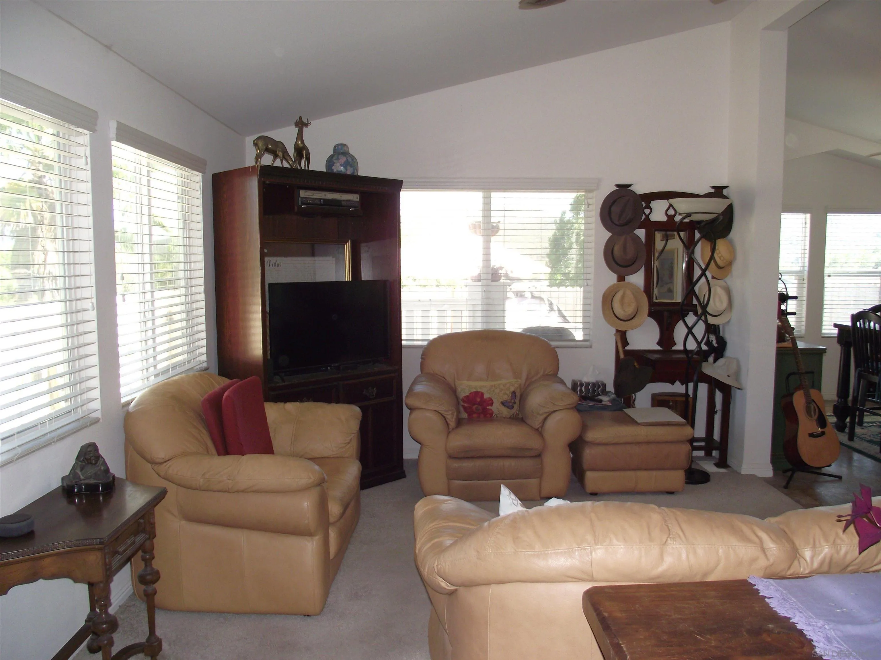 https://cdn.realtyfeed.com/cdn/127/250034138/adce018a0279a29d7887ef4f36ab9c99.webp
