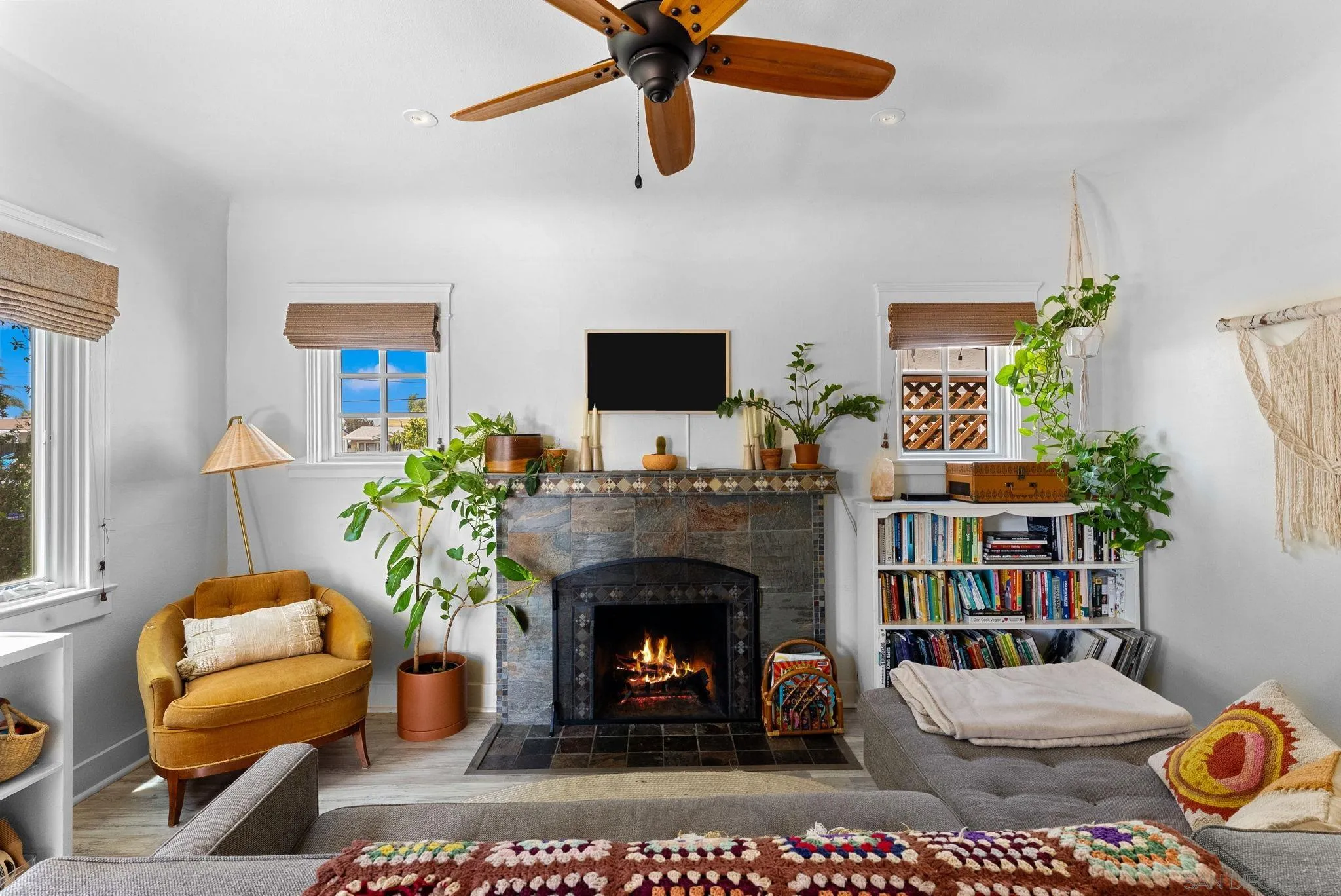https://cdn.realtyfeed.com/cdn/127/250034145/1d8ad03a310c48e7ed6ac163e7bfcd5f.webp
