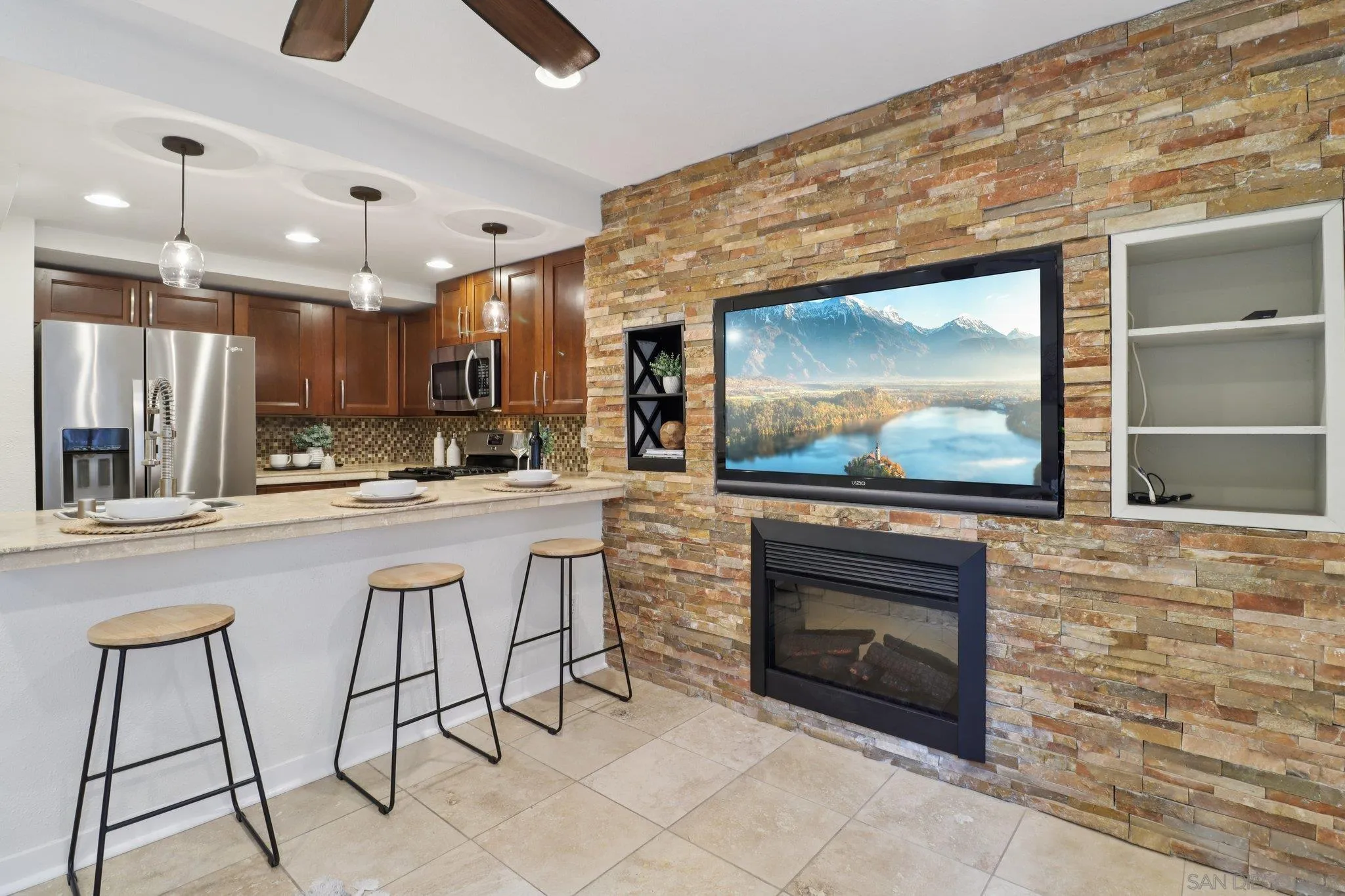 More Details about MLS # 250034146 : 5736 LAURETTA ST UNIT 2