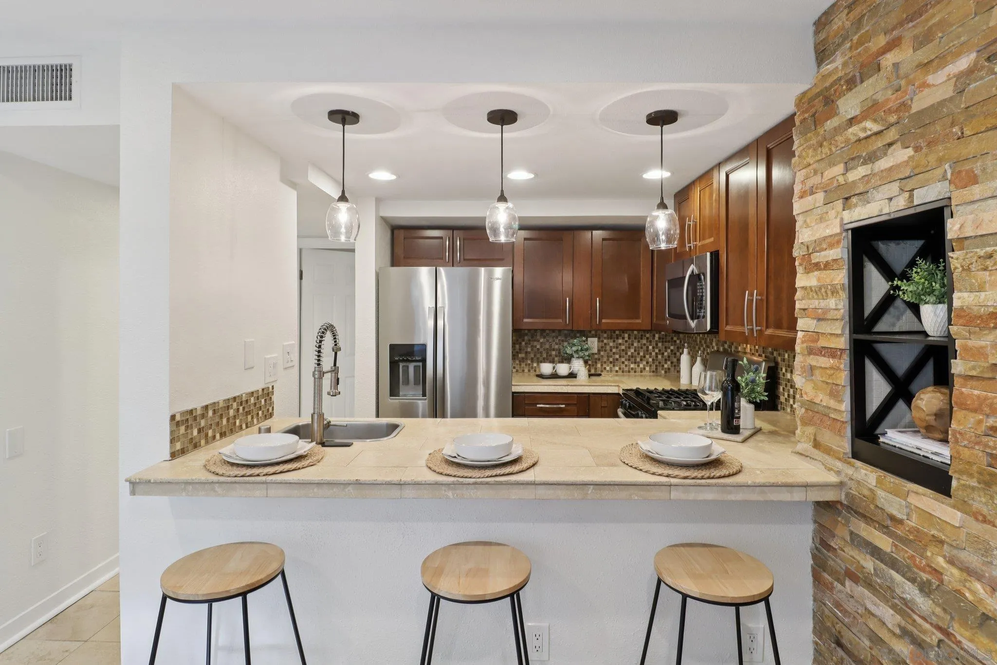 Photo #6: 250034146 Listing 
