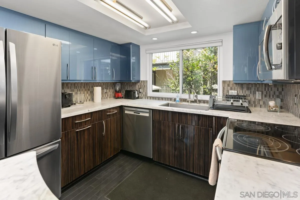 Photo #11: 250034153 Listing: Photo #11