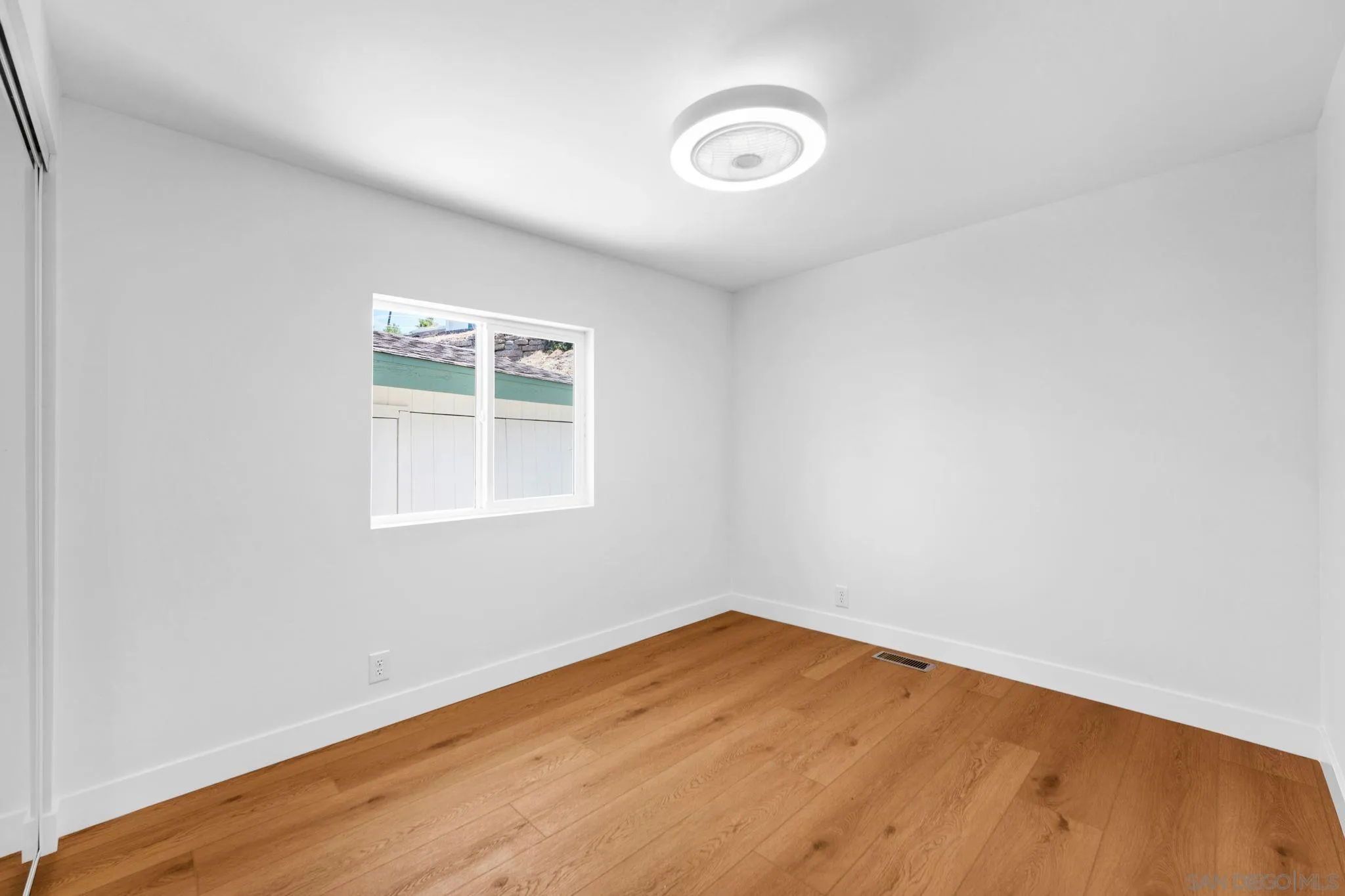 https://cdn.realtyfeed.com/cdn/127/250034159/9997916a340b492f967fe3fd5e8fb58b.webp