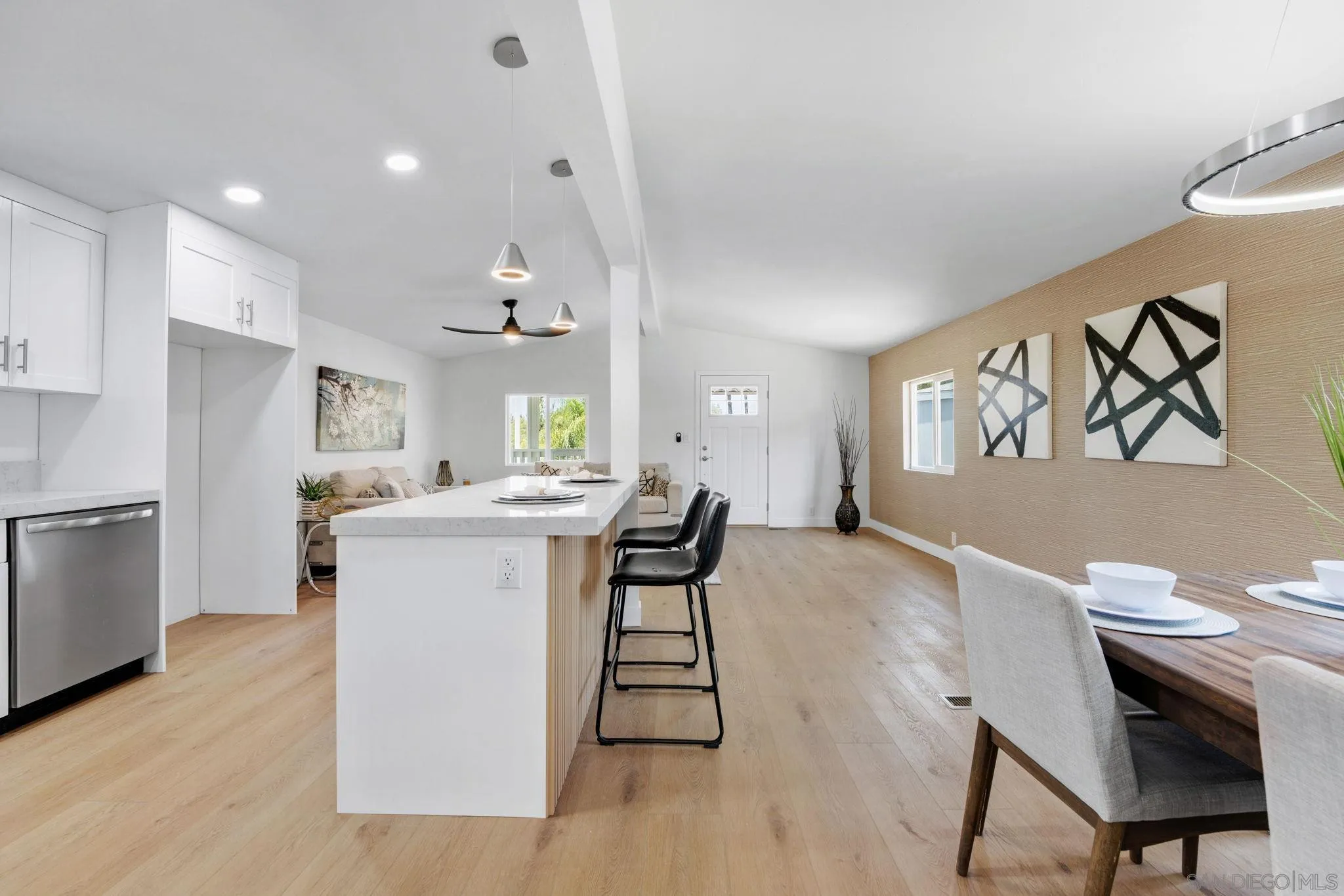 https://cdn.realtyfeed.com/cdn/127/250034159/a9cfa288bce2e2746ae31a8306bf59cc.webp