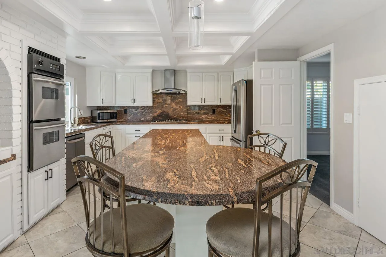 https://cdn.realtyfeed.com/cdn/127/250034164/0275518d3d1f1781c7797826d239feb0.webp