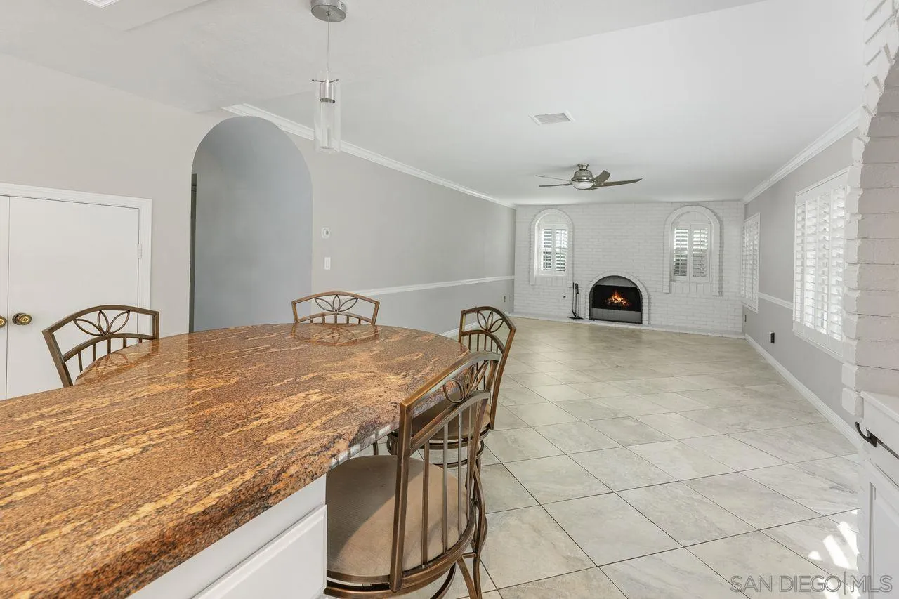 https://cdn.realtyfeed.com/cdn/127/250034164/1cda2ce513a369c07a3eacded1f3f810.webp
