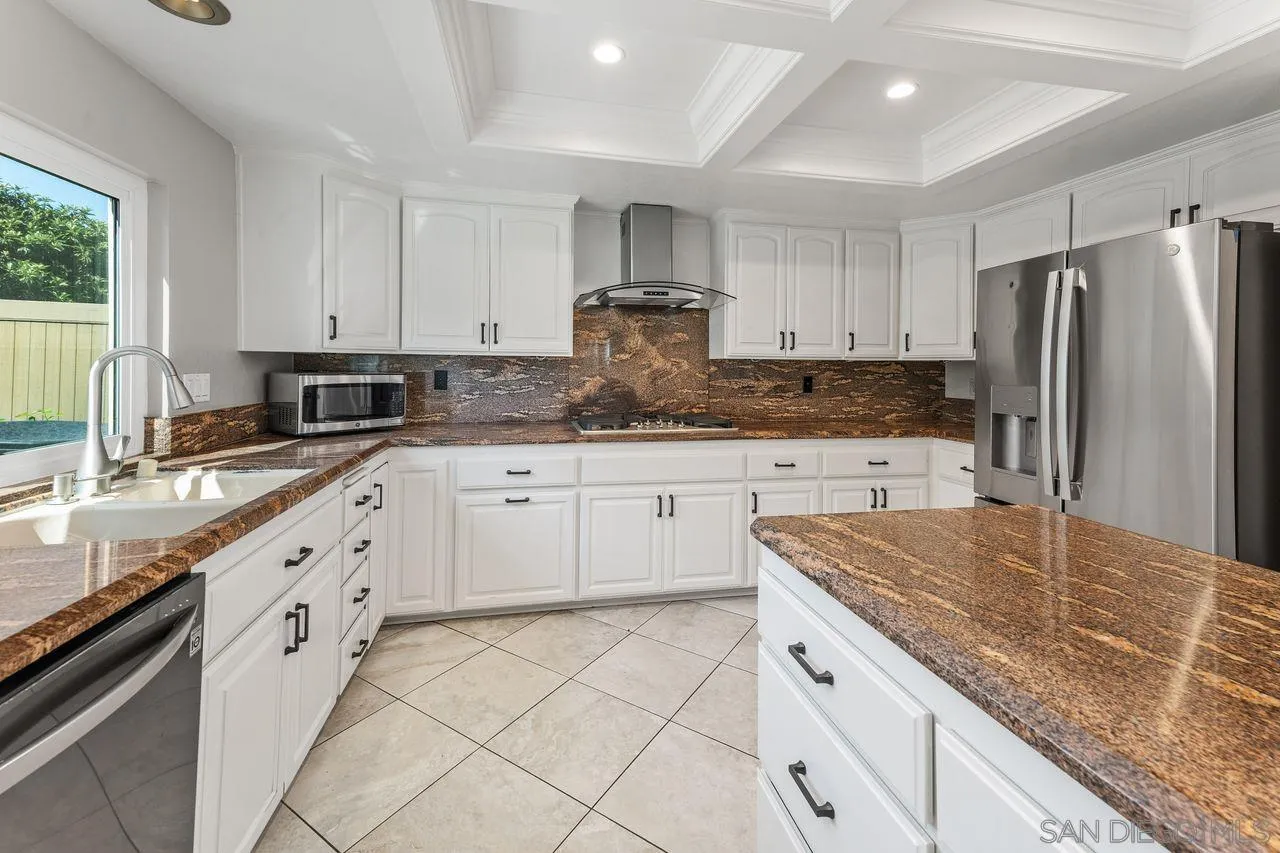 https://cdn.realtyfeed.com/cdn/127/250034164/b081bde46c8b1b658237d2630b7ca2bd.webp