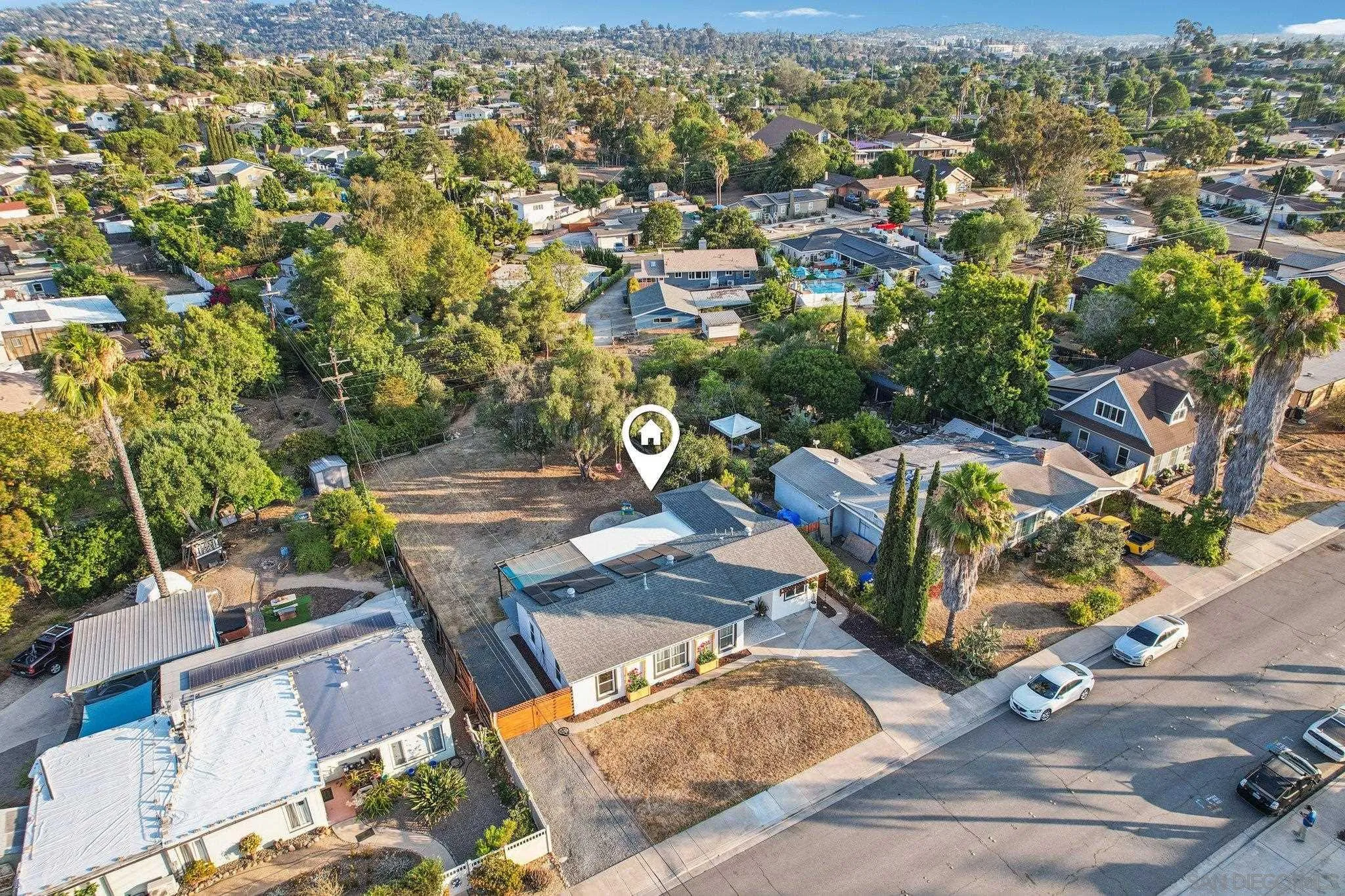 https://cdn.realtyfeed.com/cdn/127/250034165/03e6b5abec2900e03028ba5390dd45c4.webp