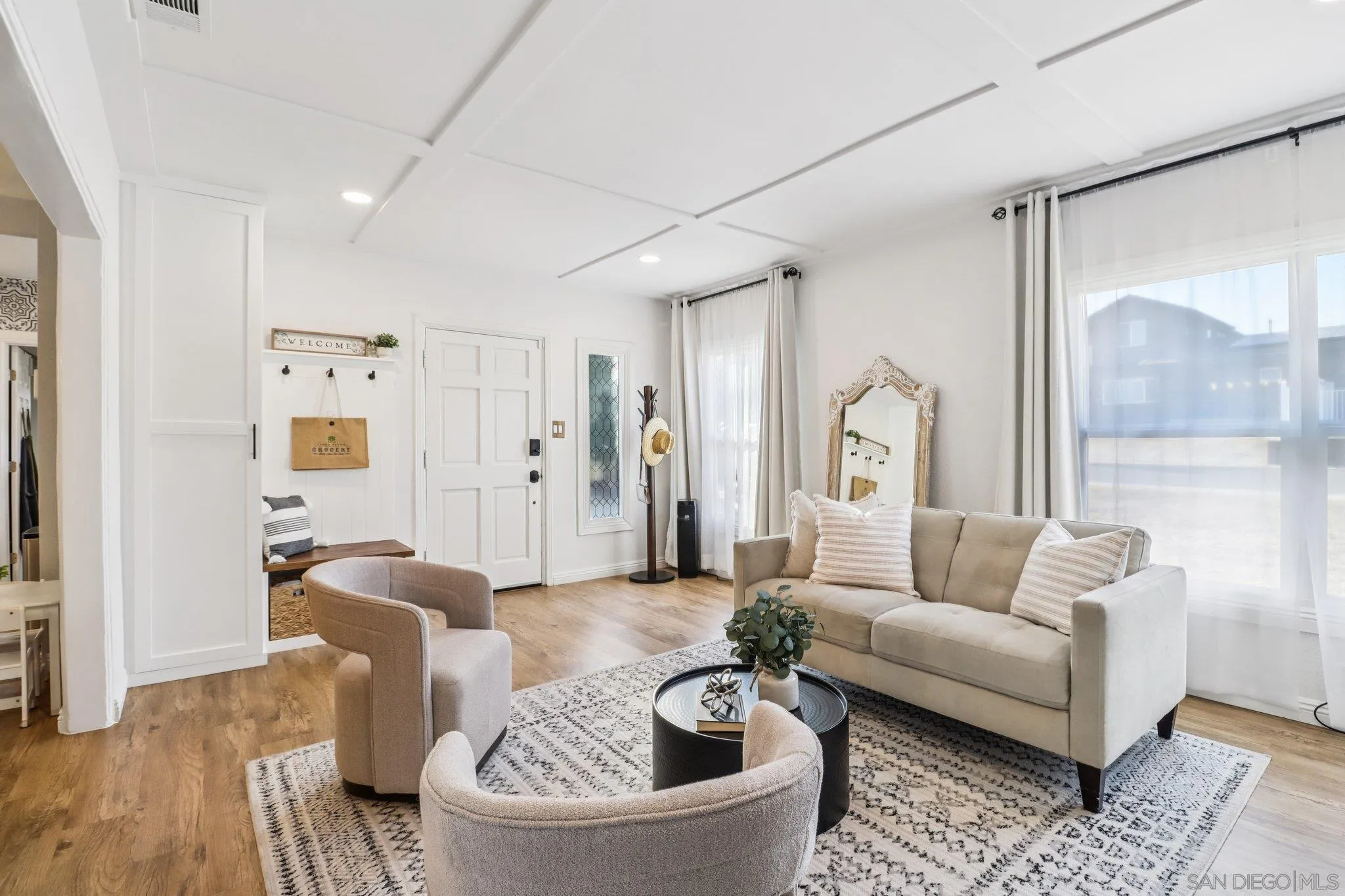 https://cdn.realtyfeed.com/cdn/127/250034165/190596ab4a5c8f3f986a076273aaa6e2.webp