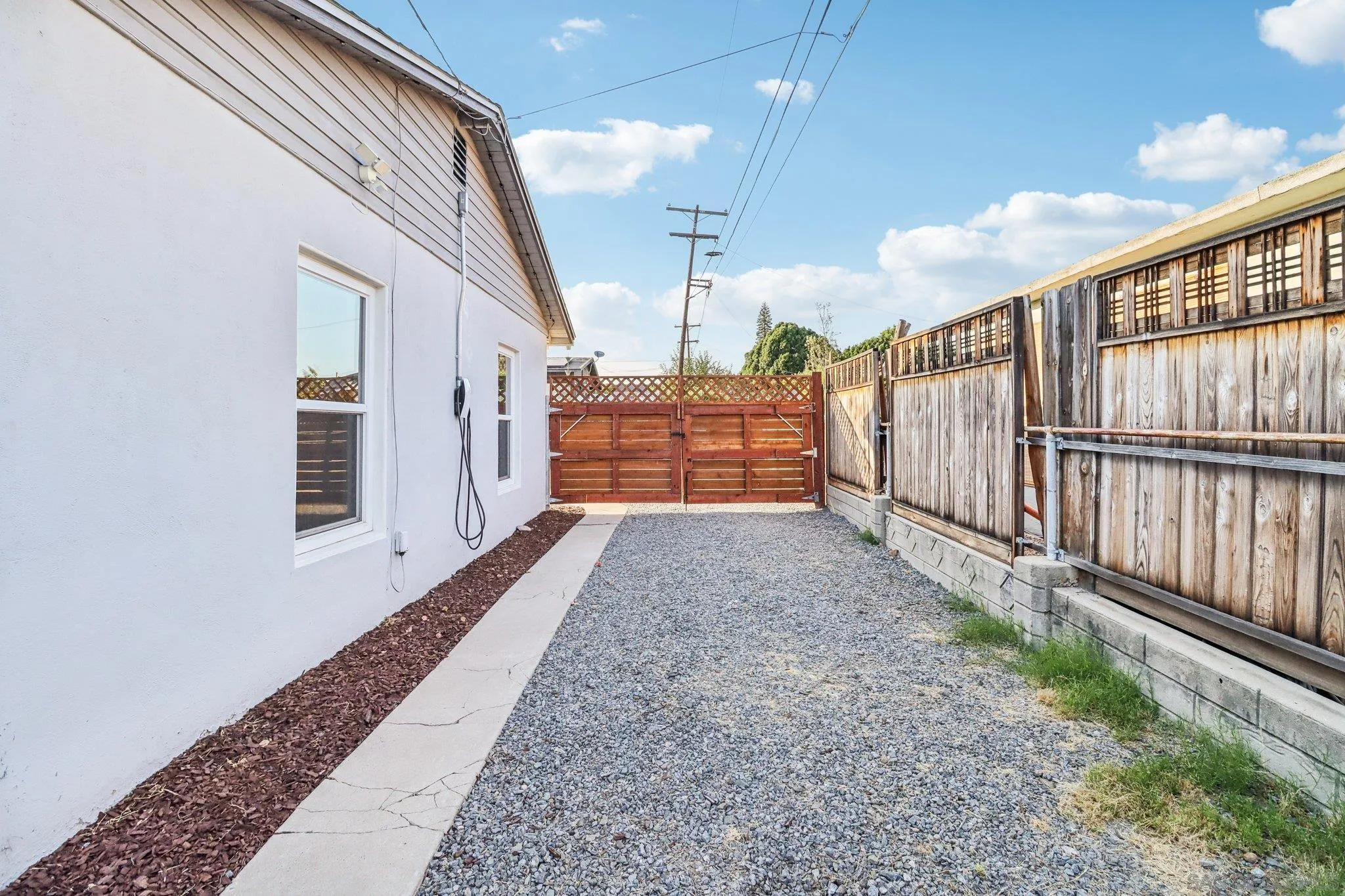 https://cdn.realtyfeed.com/cdn/127/250034165/6d3fa5189bca8a38a702f9fcfd5b8724.webp