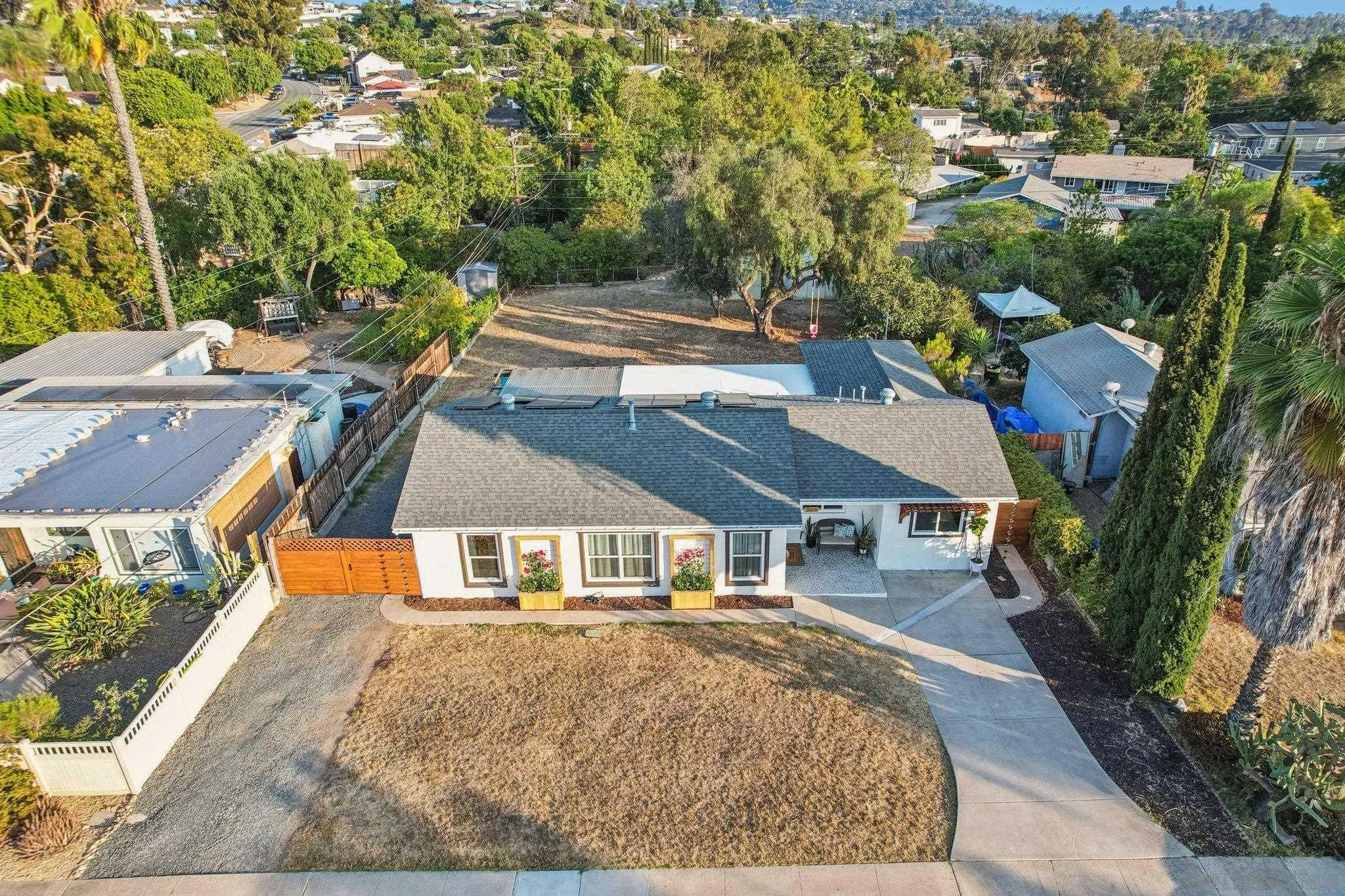 https://cdn.realtyfeed.com/cdn/127/250034165/7ede664a115bf889397bf0cd9ead25be.webp