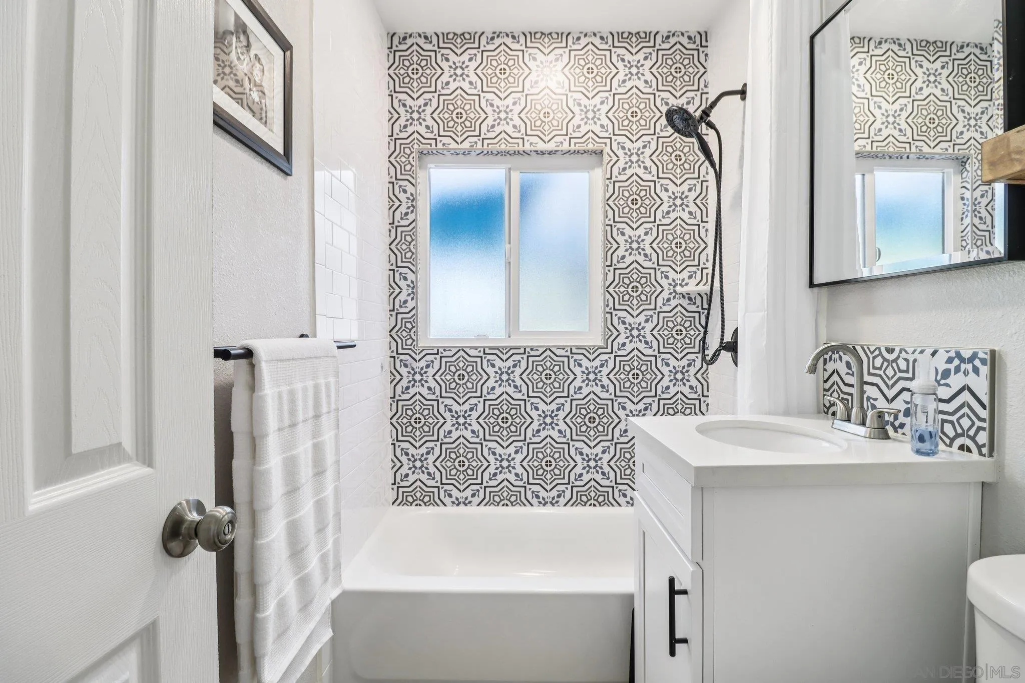 https://cdn.realtyfeed.com/cdn/127/250034165/9a9c5c4b47d5b61d5dae293c64f11031.webp