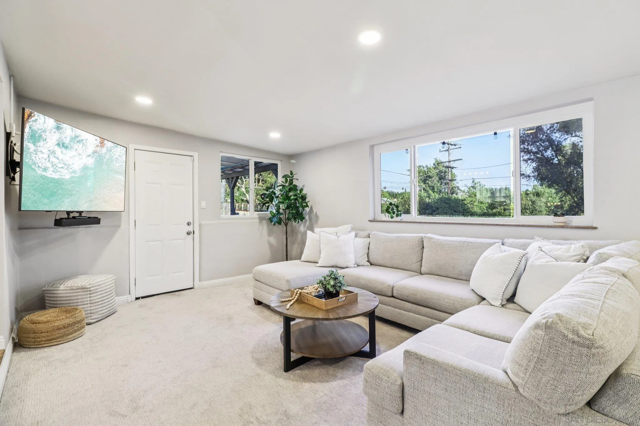https://cdn.realtyfeed.com/cdn/127/250034165/de56ba1908a1fda30633c3af57e11c1b.webp