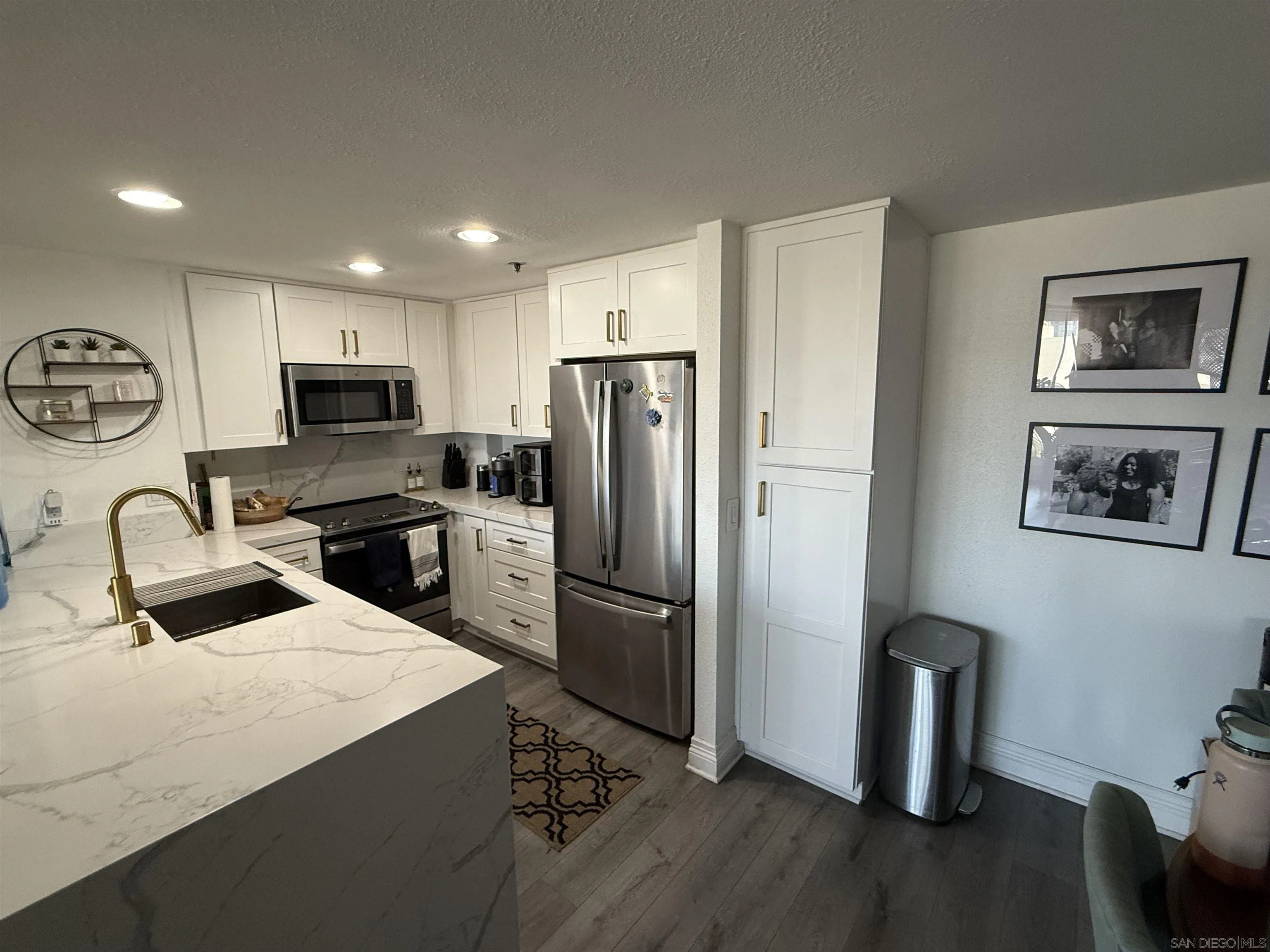 More Details about MLS # 250034169 : 1514 7TH AVE UNIT 403
