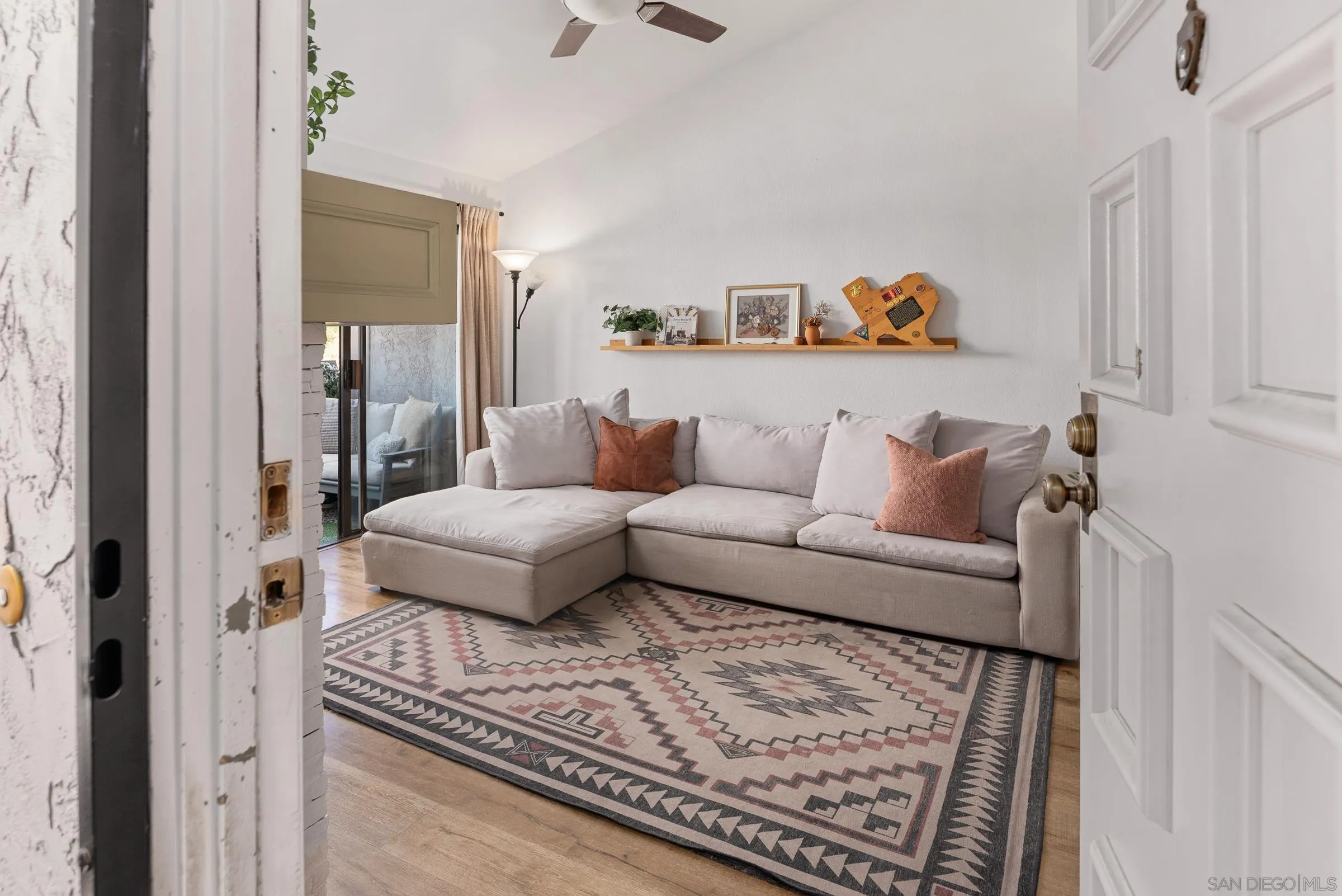 Photo #2: 250034179 Listing 