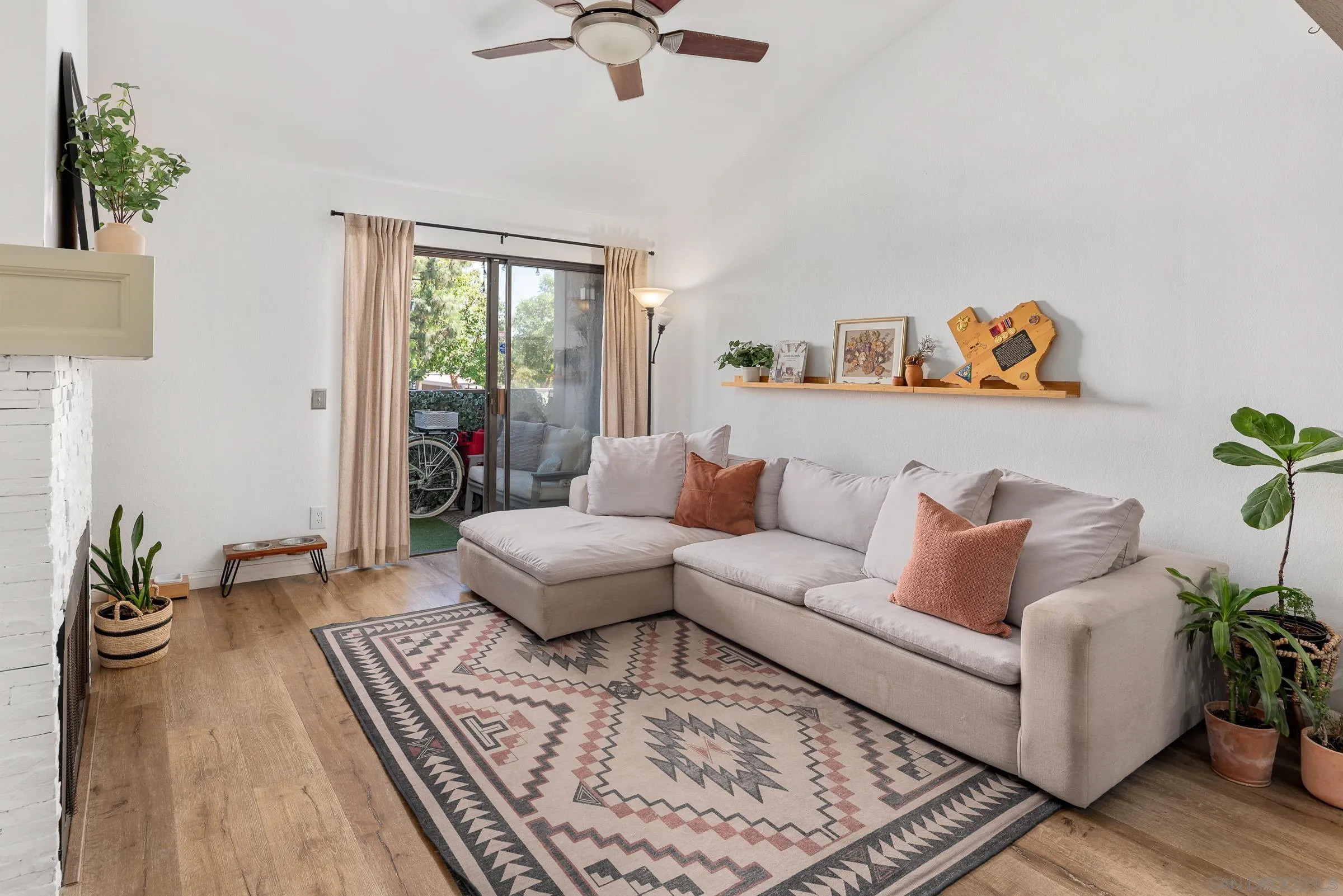 Photo #3: 250034179 Listing 