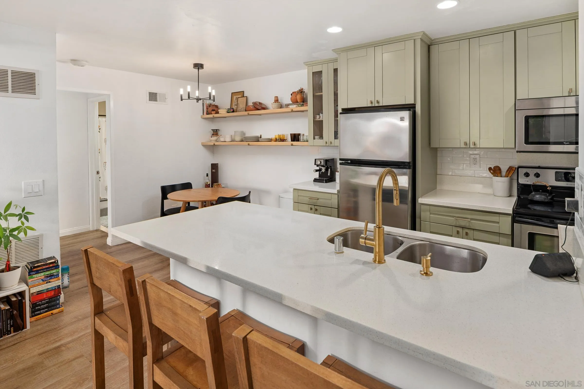 Photo #8: 250034179 Listing: Photo #8