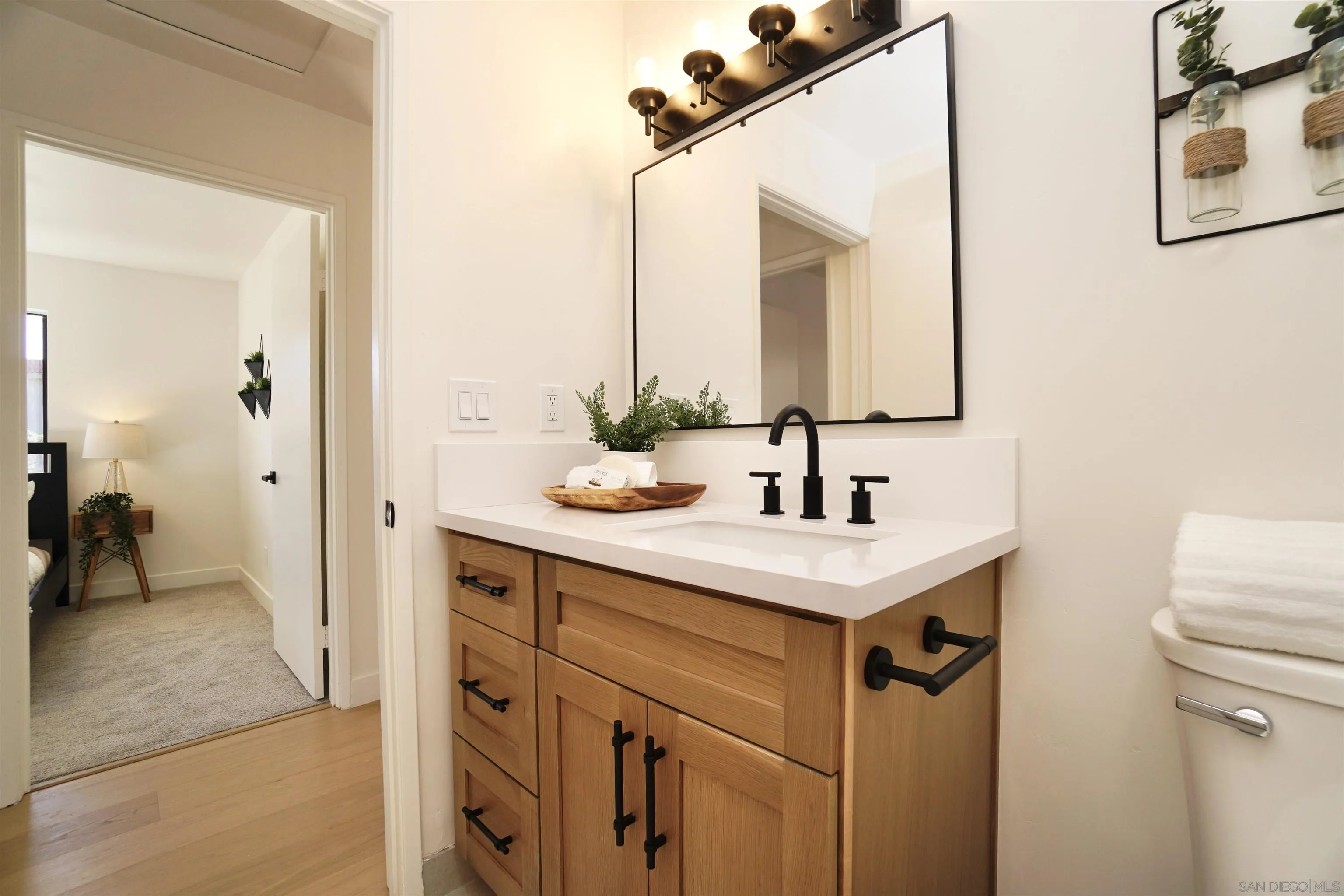 Photo #13: 250034190 Listing: Photo #13