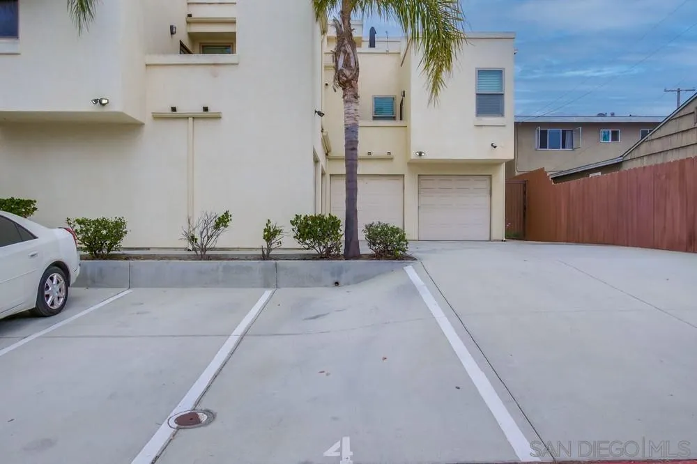 https://cdn.realtyfeed.com/cdn/127/250034193/c895ab34c418be71e38f35f12e7a6b95.webp
