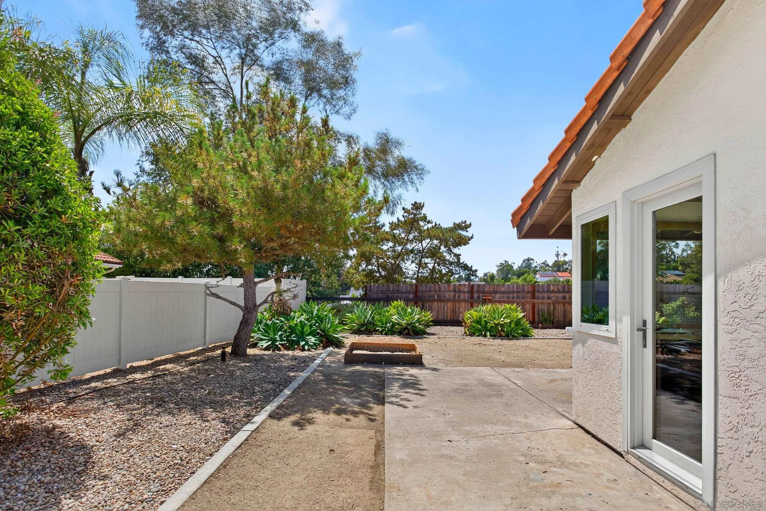 https://cdn.realtyfeed.com/cdn/127/250034195/0c43015ebe9077816c9b6c678808655d.webp