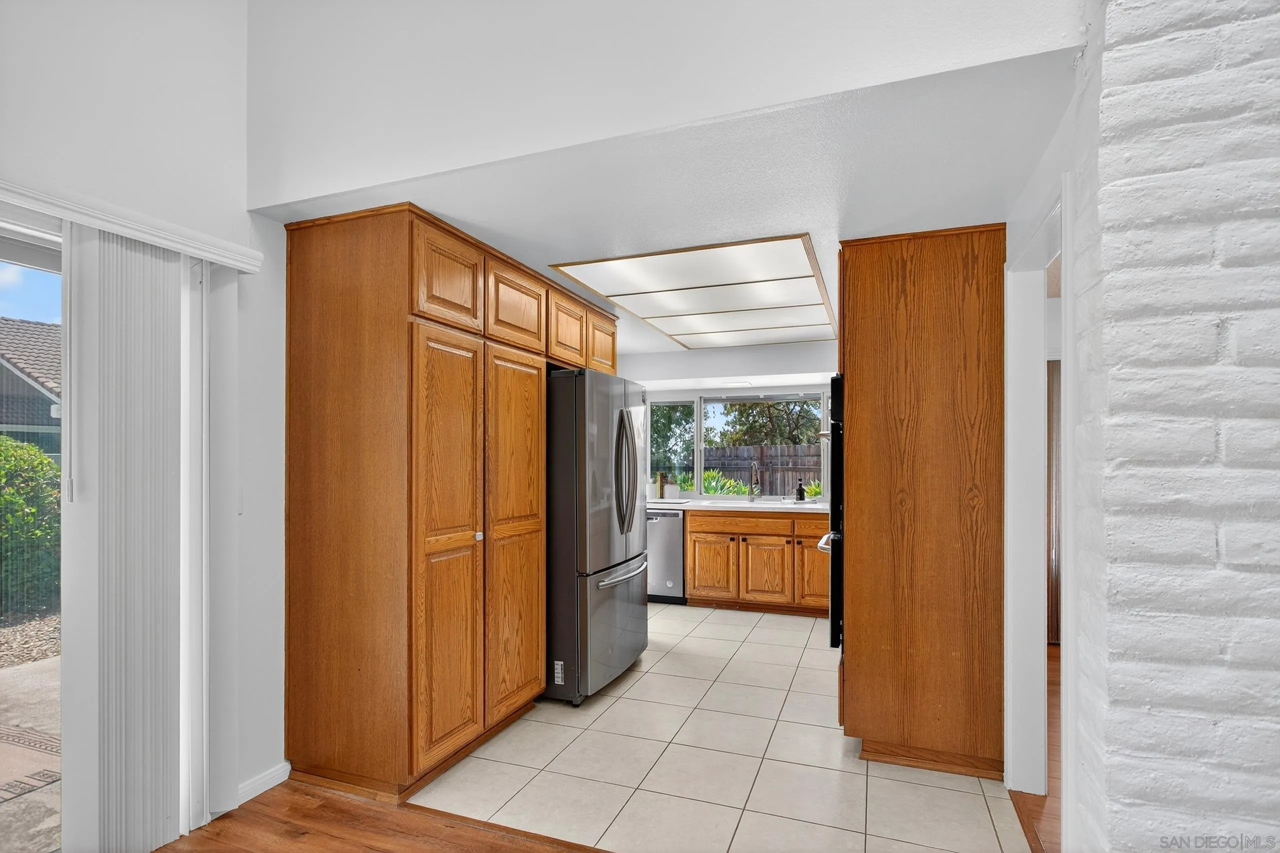 https://cdn.realtyfeed.com/cdn/127/250034195/1ab048af21d4bb1c0b1bdb86199c2b8c.webp