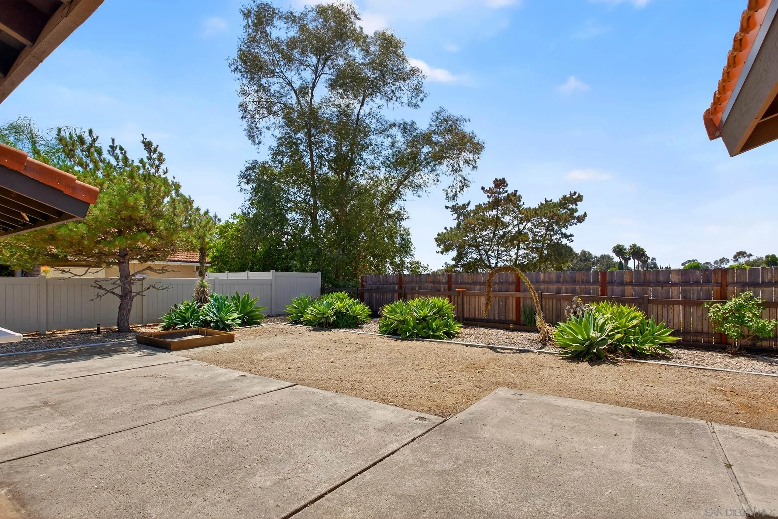https://cdn.realtyfeed.com/cdn/127/250034195/28e73c2d8eaf384b17043995685c6593.webp
