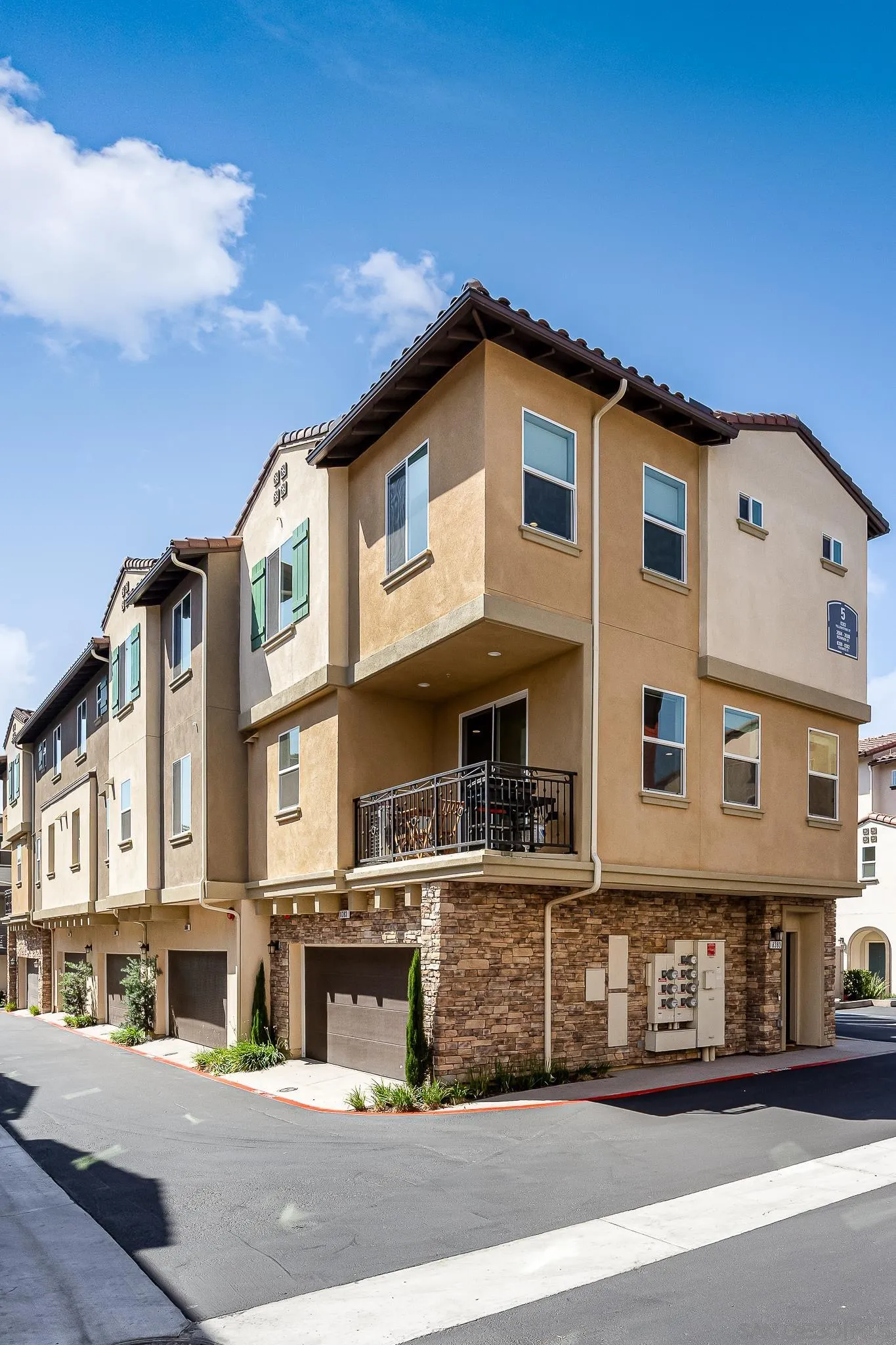 Photo #2: 250034199 Listing 