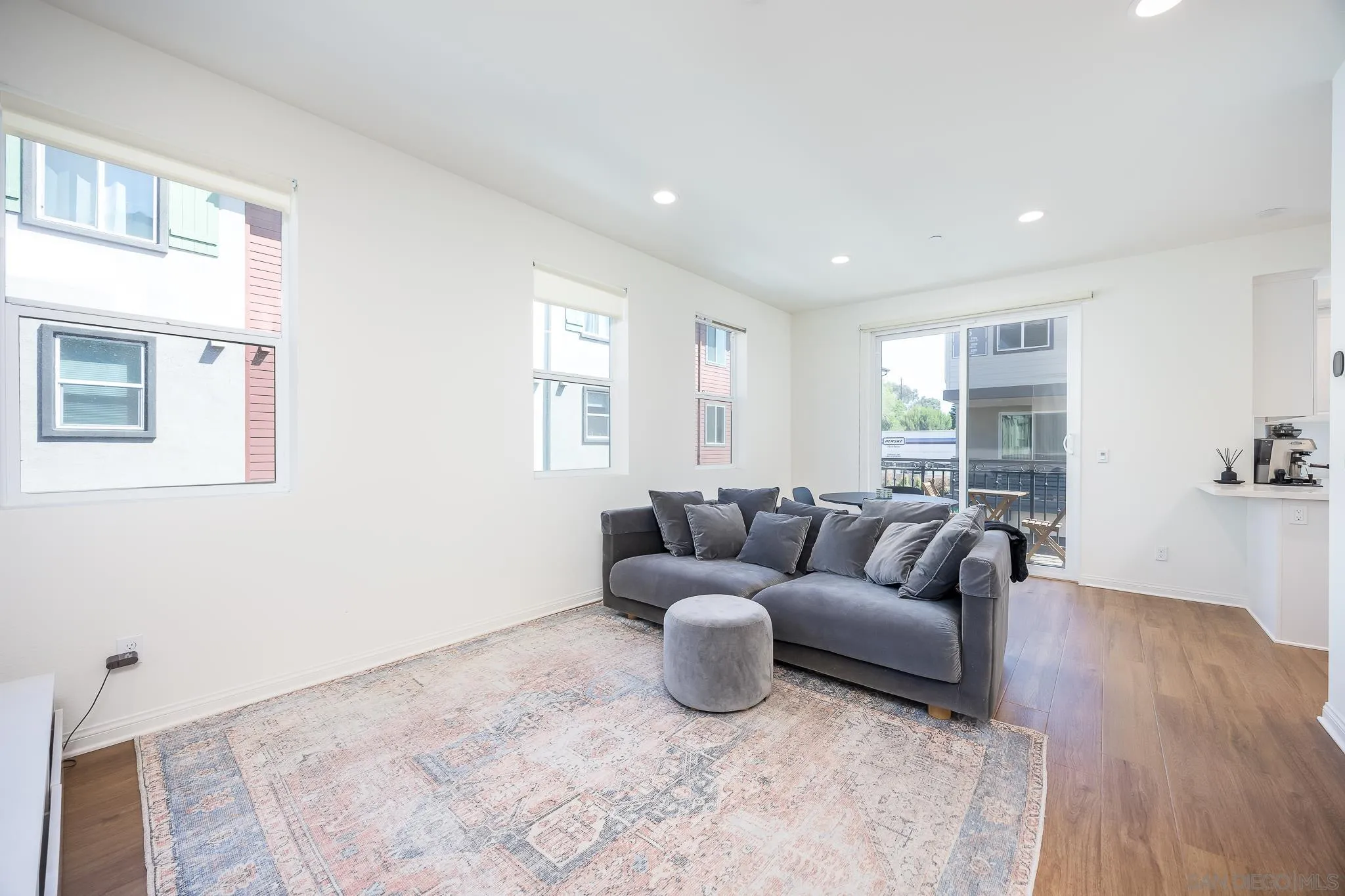 Photo #4: 250034199 Listing 