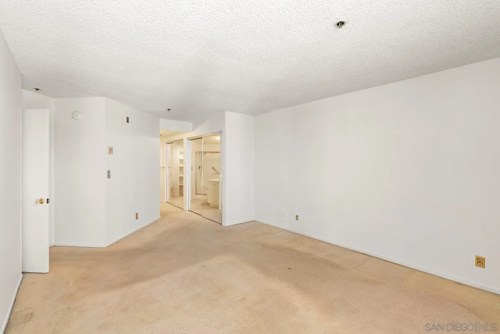 Photo #14: 250034211 Listing: Photo #14