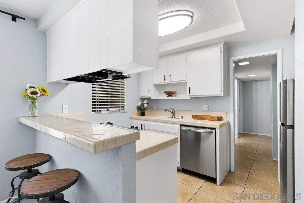 Photo #5: 250034217 Listing 