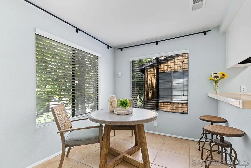 Photo #3: 250034217 Listing 