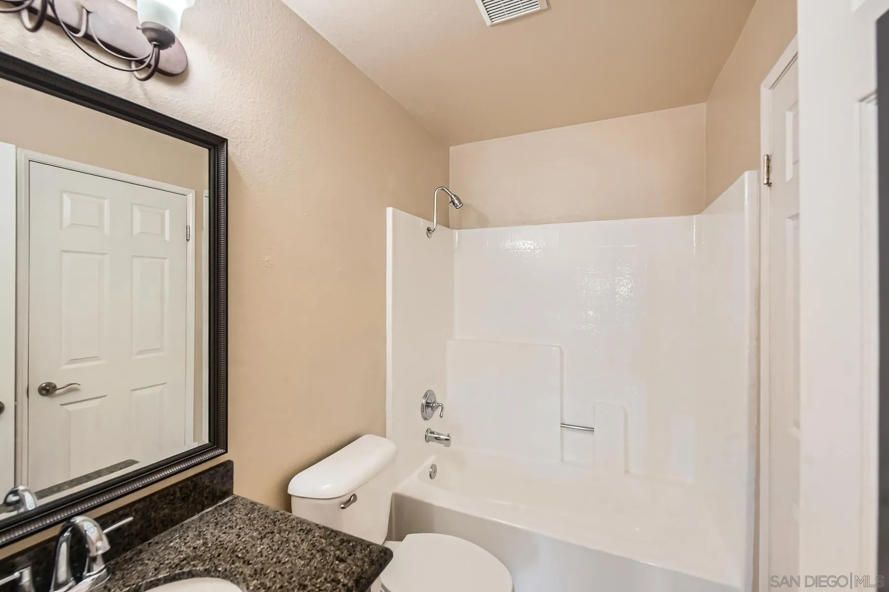 Photo #15: 250034218 Listing: Photo #15